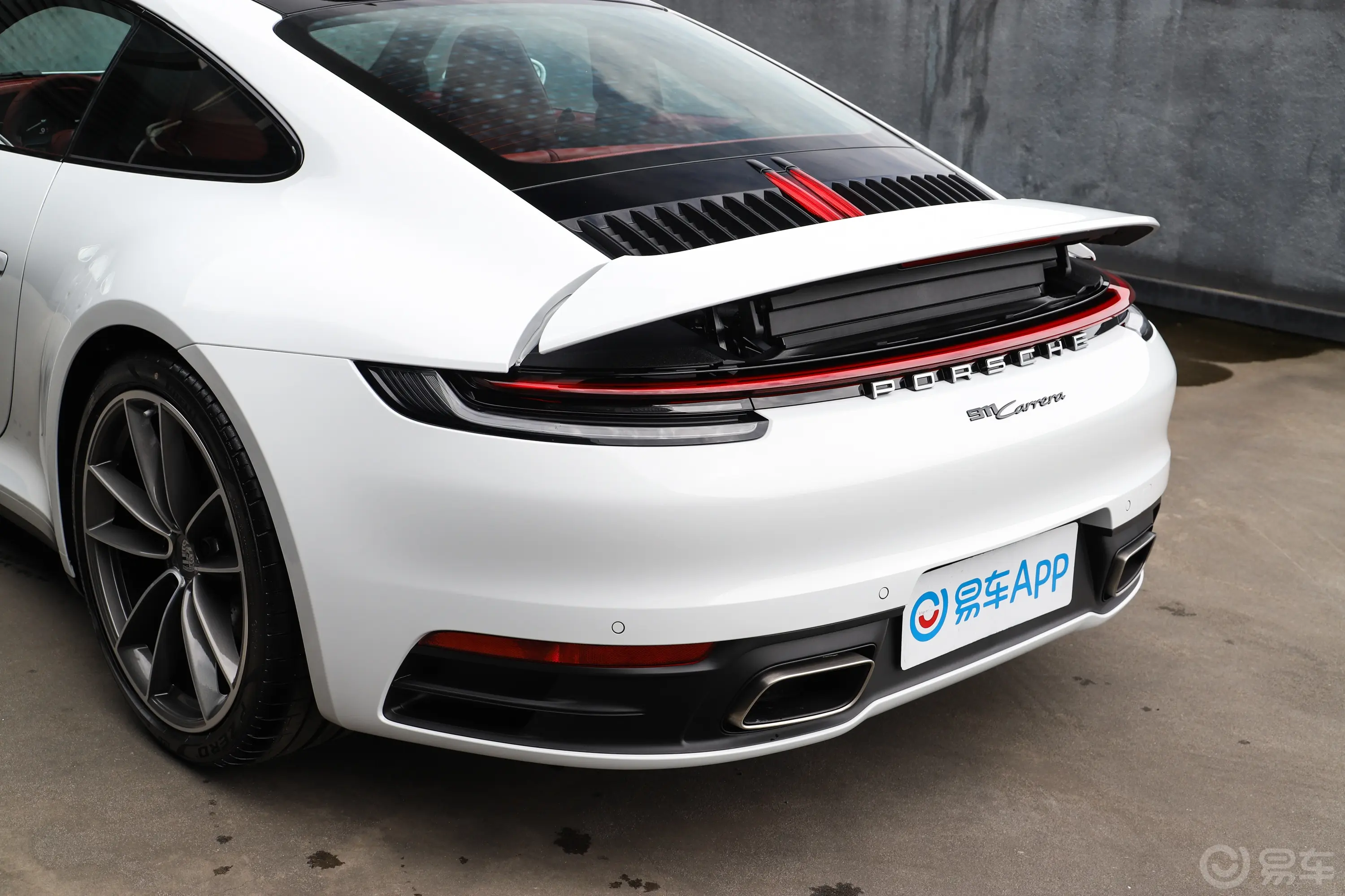 保时捷911Carrera 3.0T车后雷达