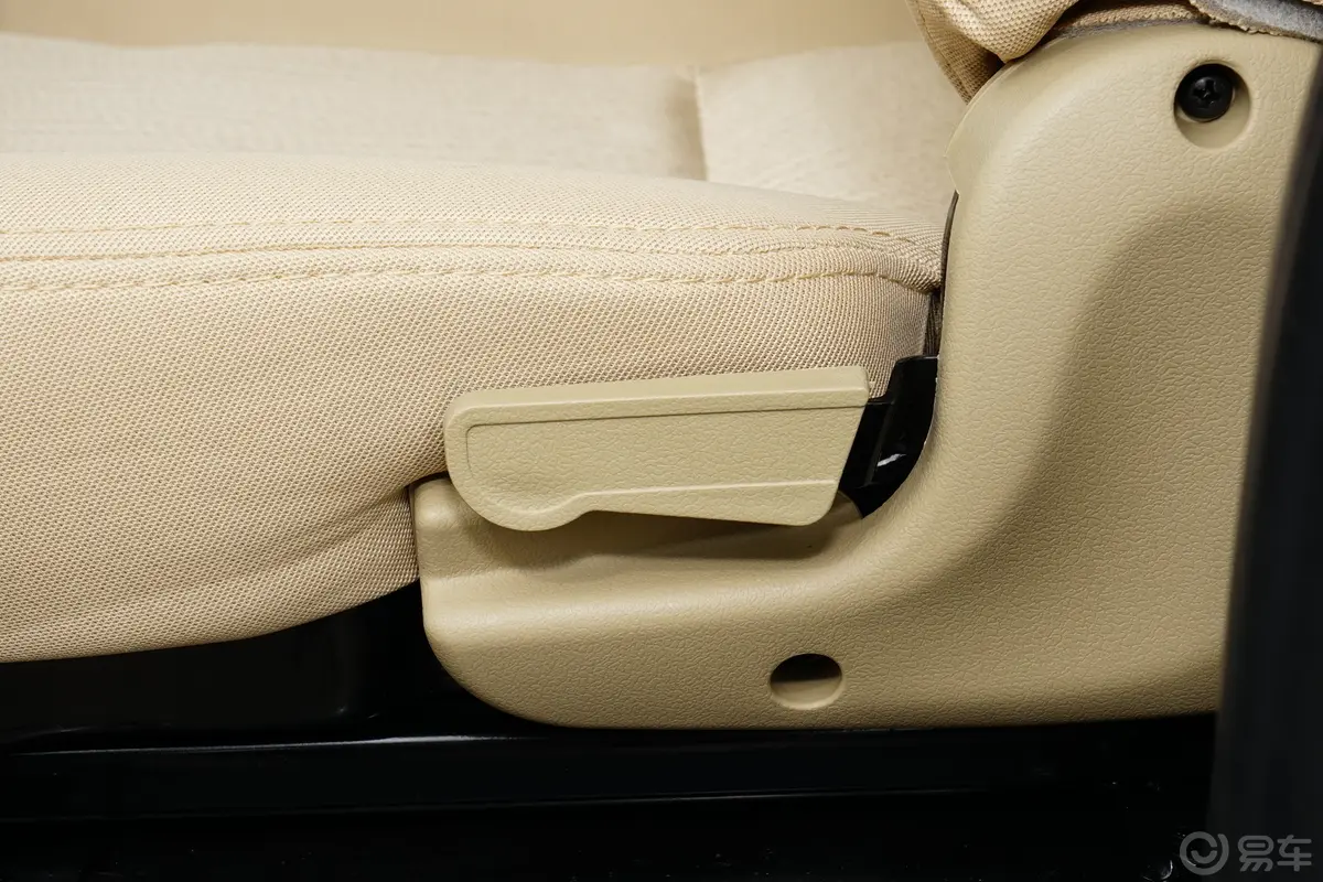 东风小康C361.5L 手动基本型主驾座椅调节