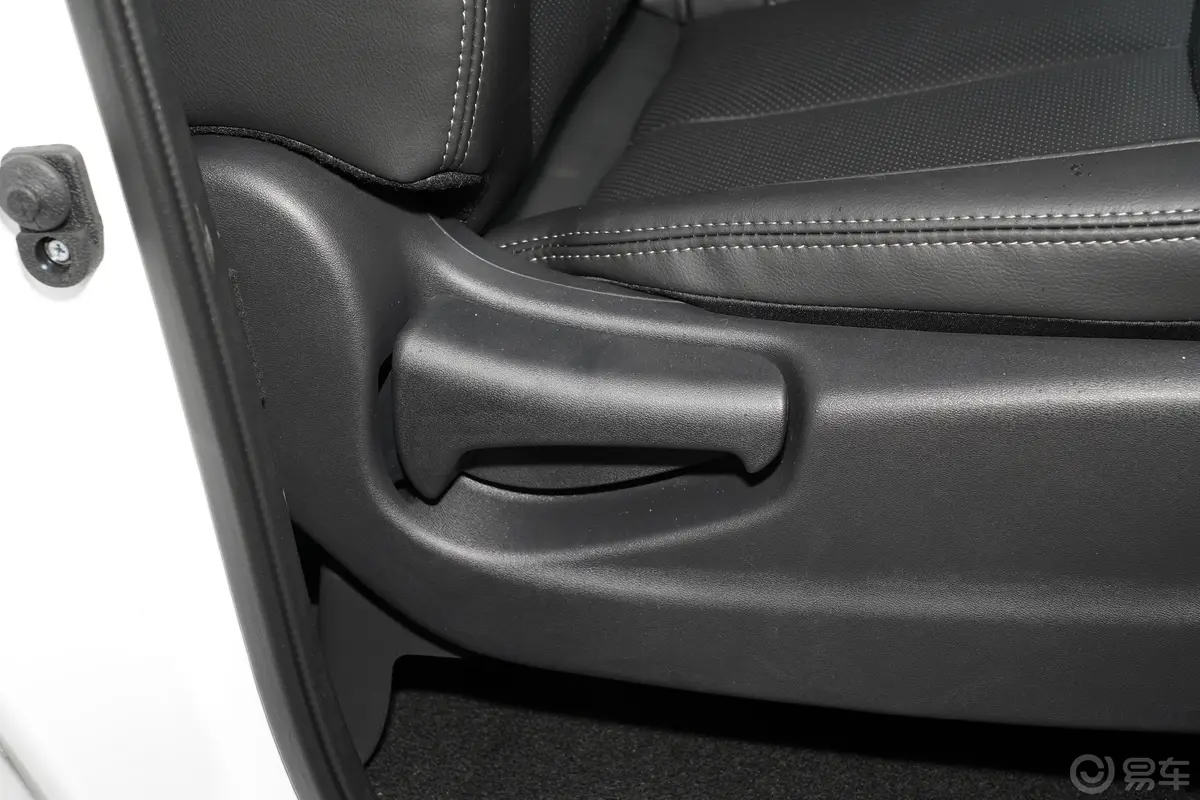 纳瓦拉2.5L 自动四驱尊享型副驾座椅调节