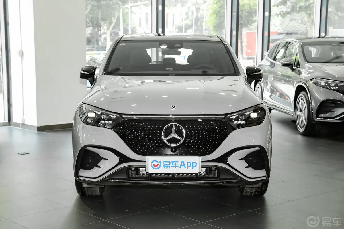 奔驰EQE SUV500 4MATIC 特别版正前水平