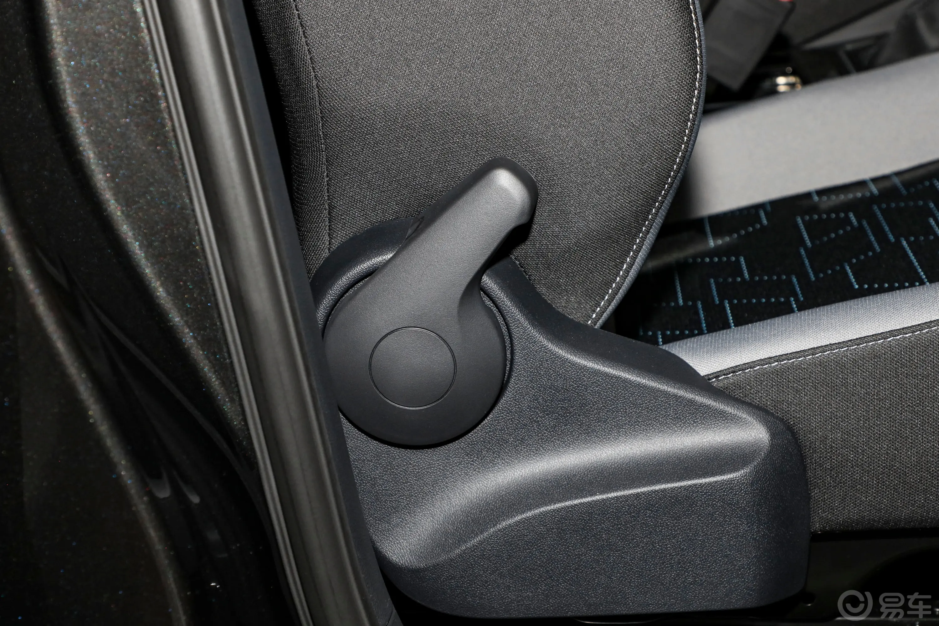 捷达VS7280TSI 自动进取版副驾座椅调节