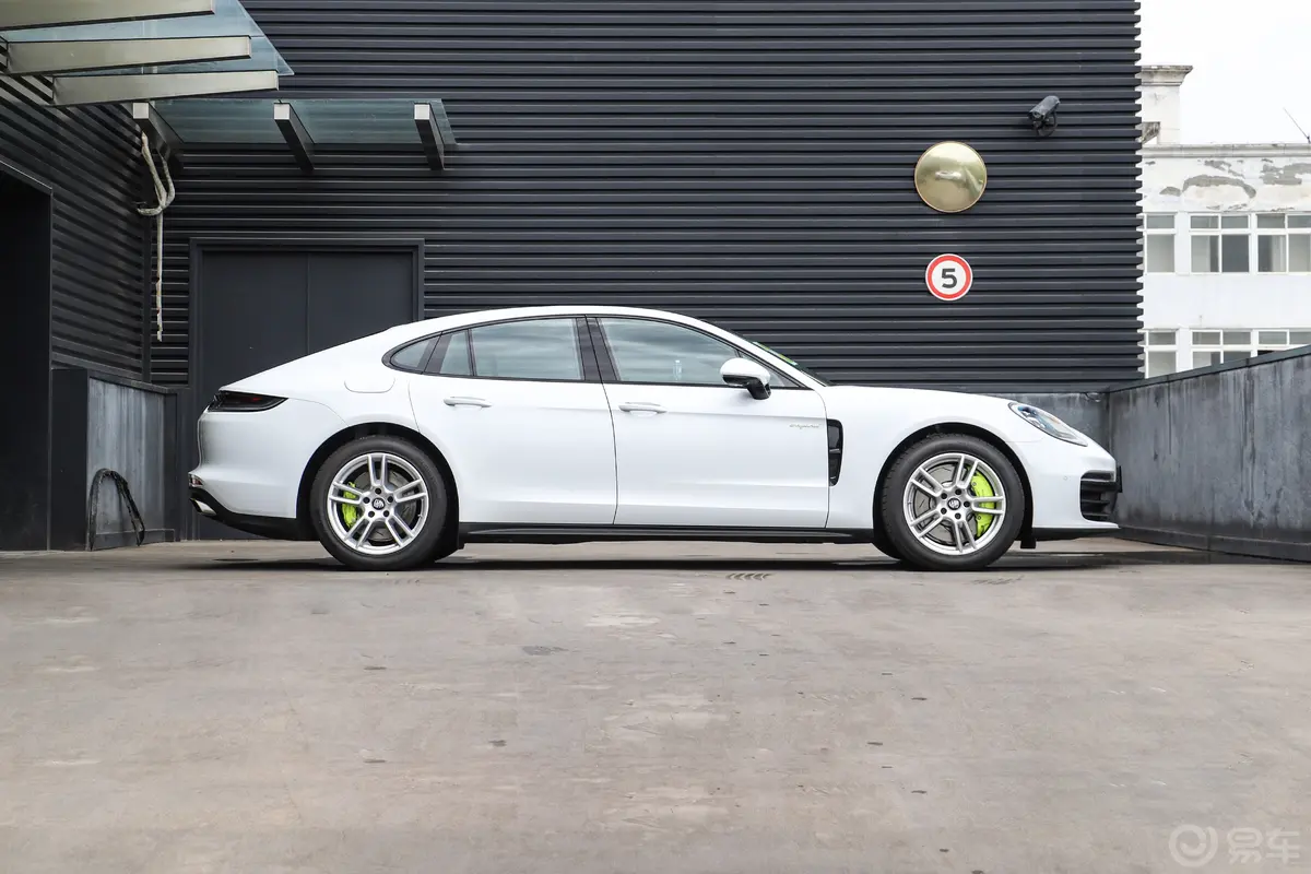 Panamera E-HybridPanamera 4 2.9T正侧车头向右水平