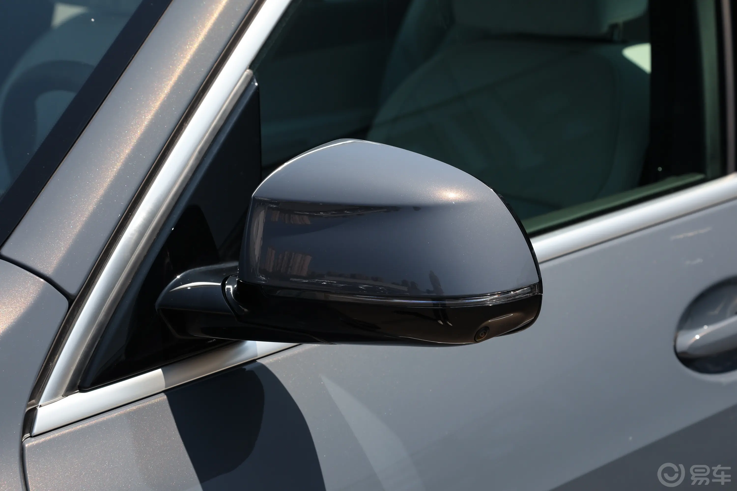 宝马X7xDrive40i 领先型 豪华套装主驾驶后视镜背面