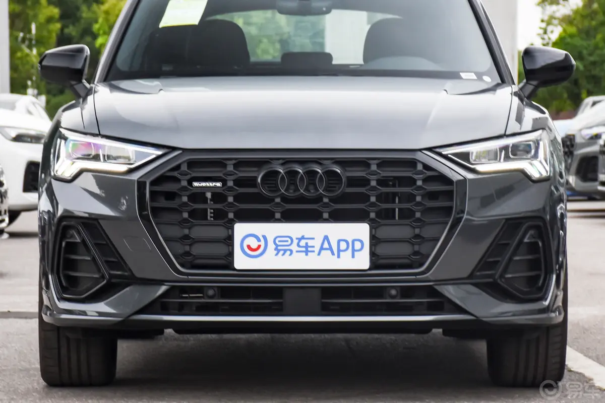 奥迪Q3改款 45 TFSI quattro 时尚动感型外观细节