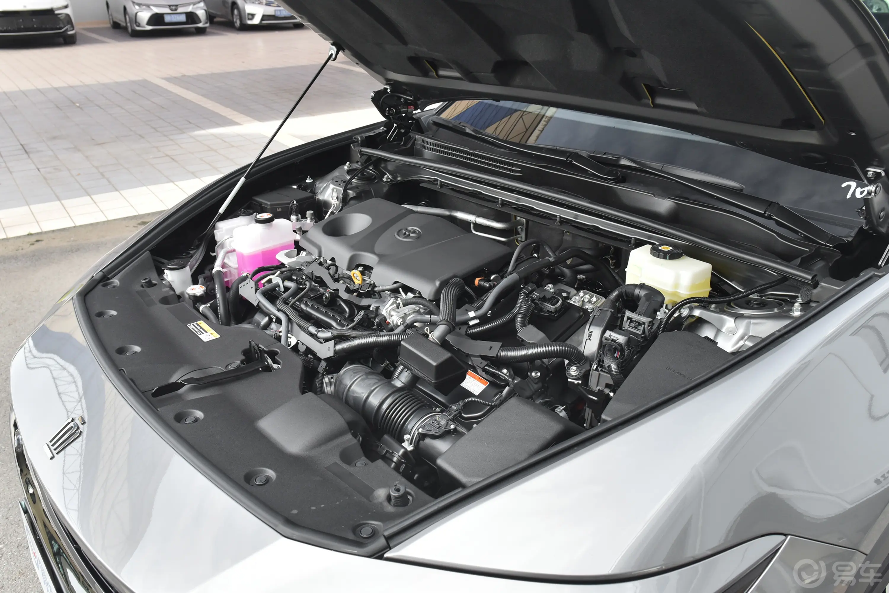 皇冠SportCross双擎 2.5L 两驱尊贵版动力底盘