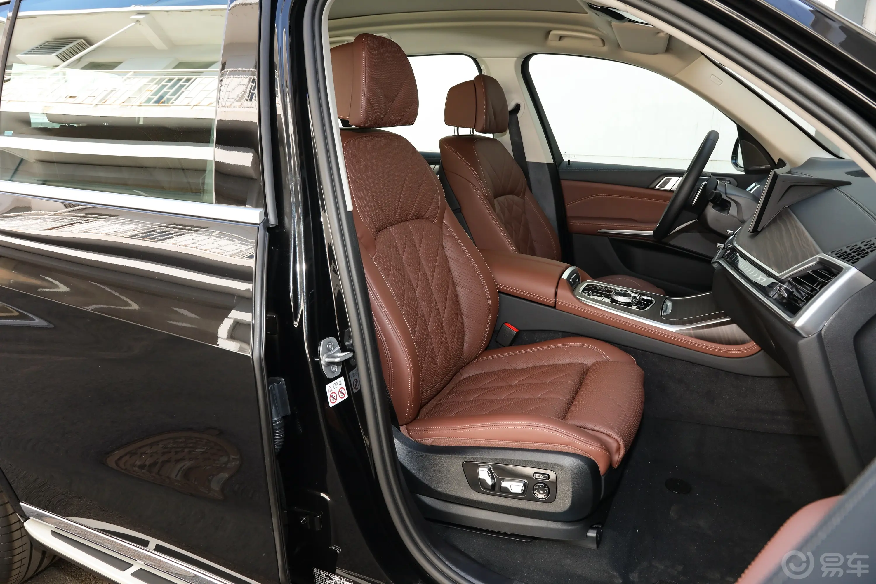 宝马X7改款 xDrive40i 领先型 豪华套装副驾驶座椅
