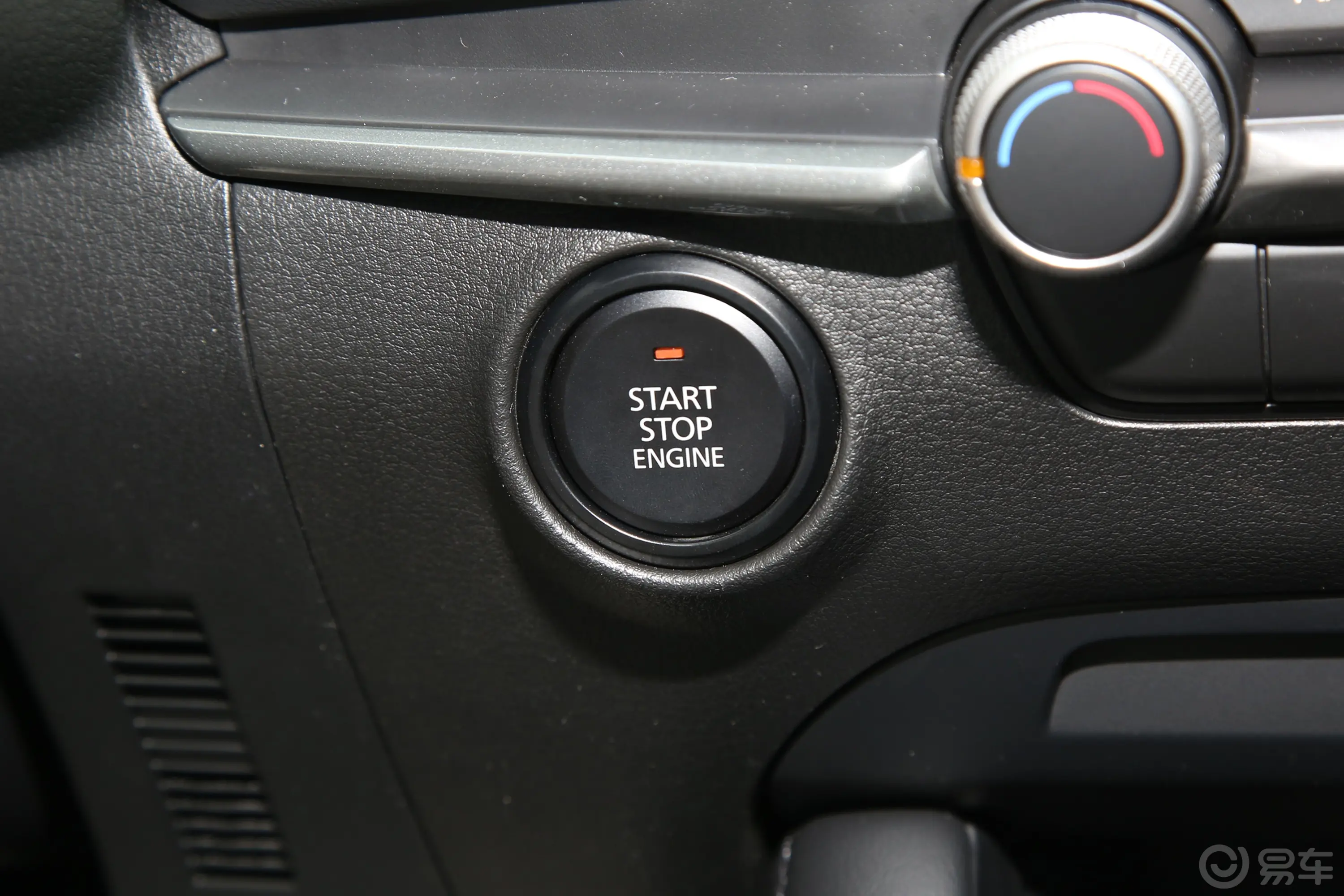 马自达3 昂克赛拉2.0L 自动质擎版钥匙孔或一键启动按键