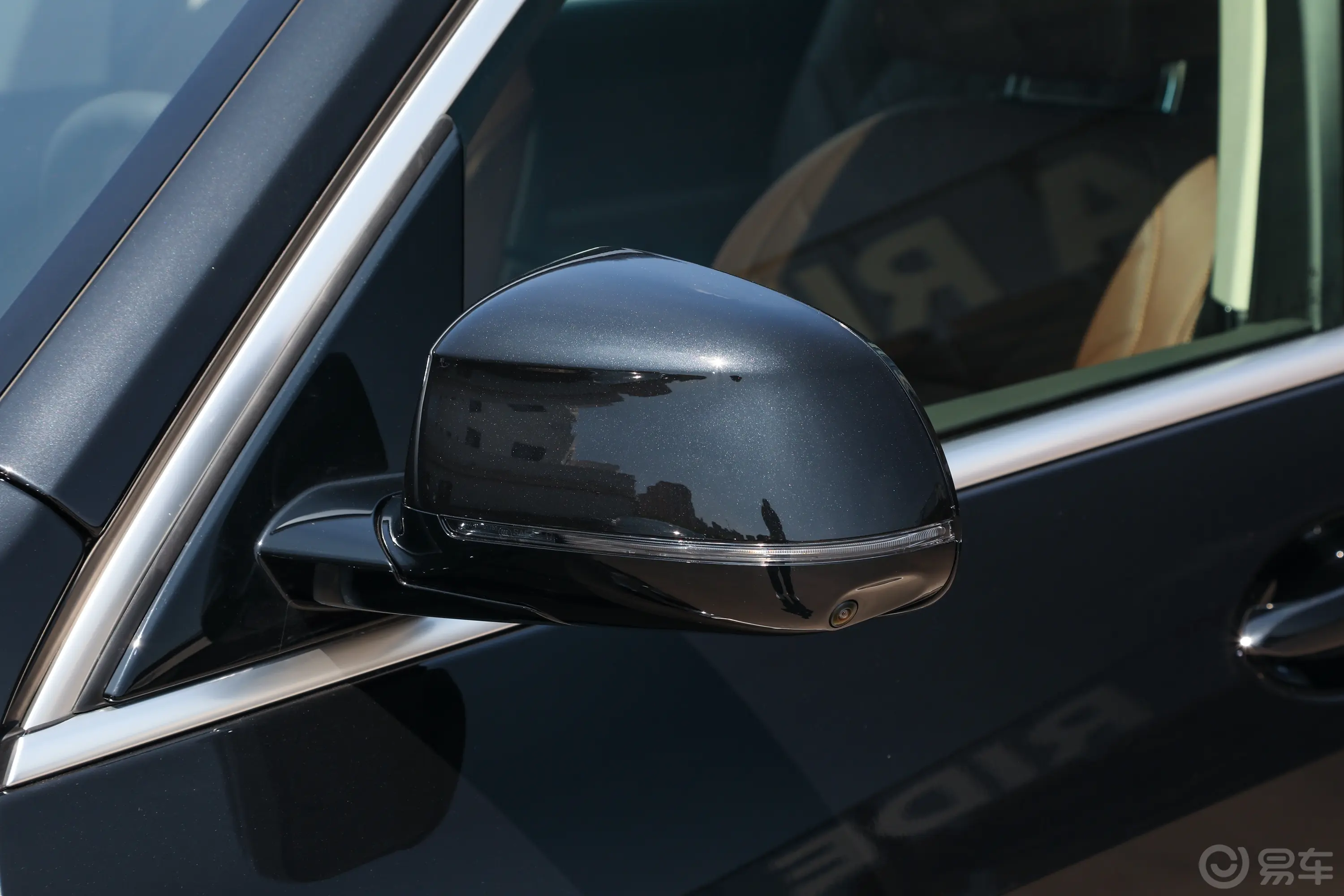 宝马X7改款 xDrive40i 领先型 豪华套装主驾驶后视镜背面