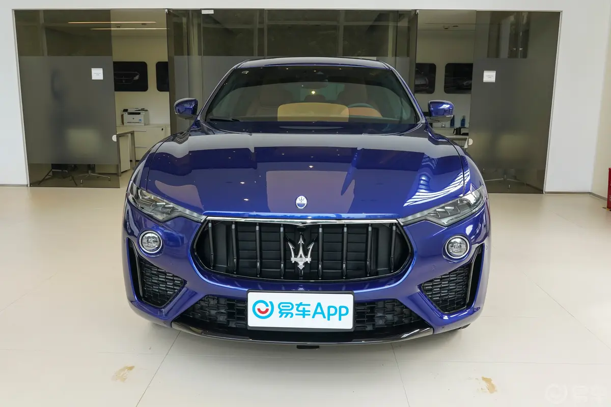 Levante3.0T Modena正前水平