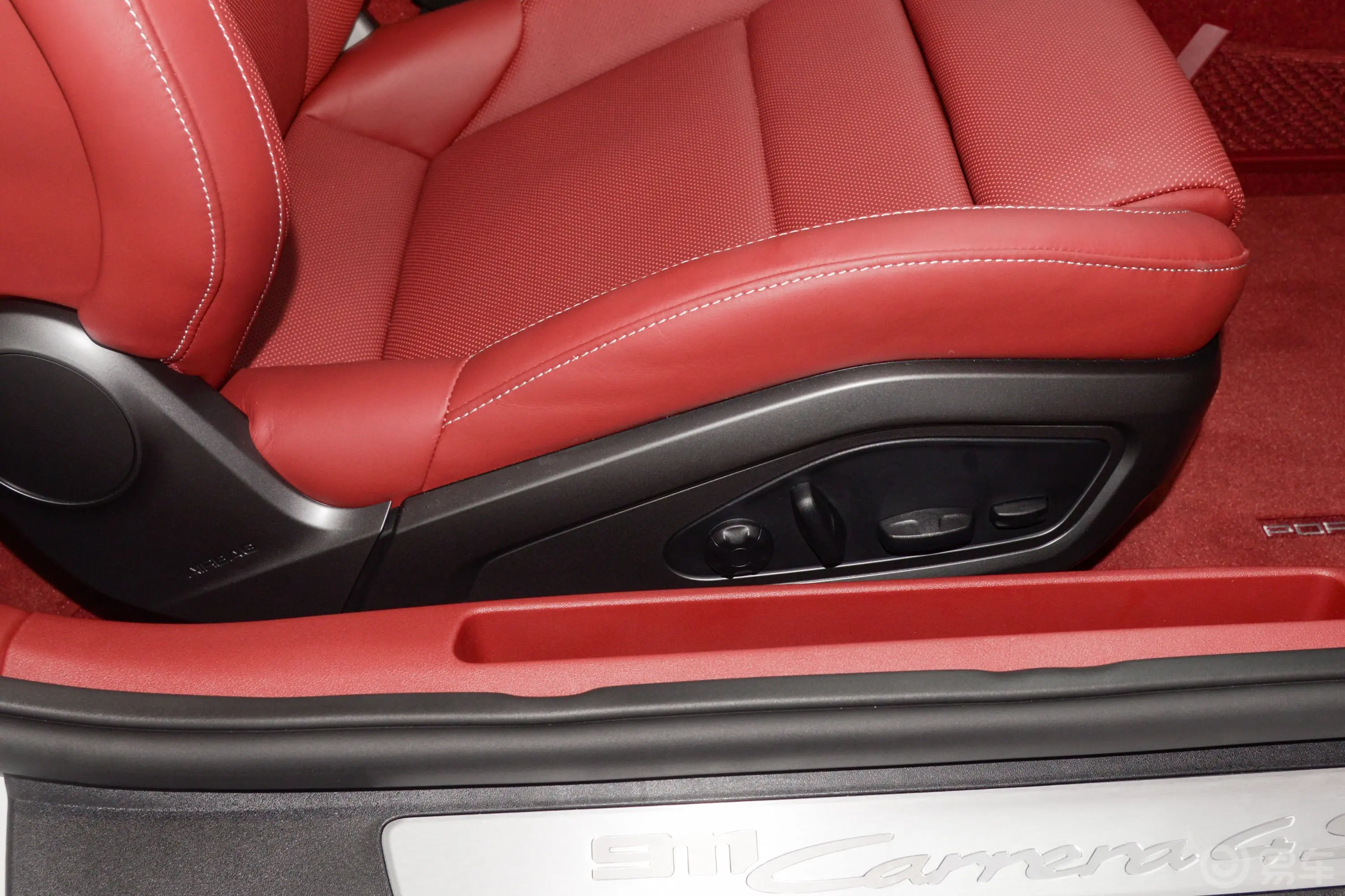 保时捷911Carrera 4S Cabriolet 3.0T副驾座椅调节
