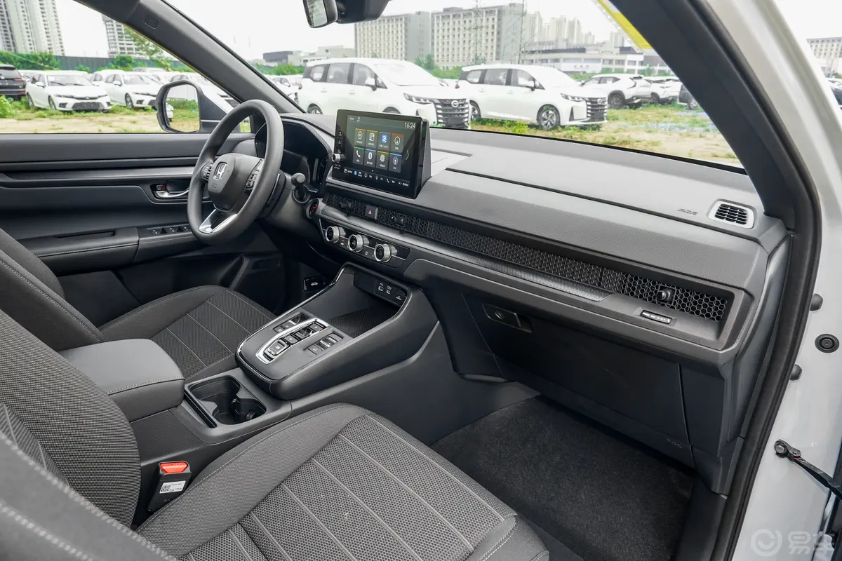 本田CR-V混动 2.0L 两驱智享版内饰全景副驾驶员方向
