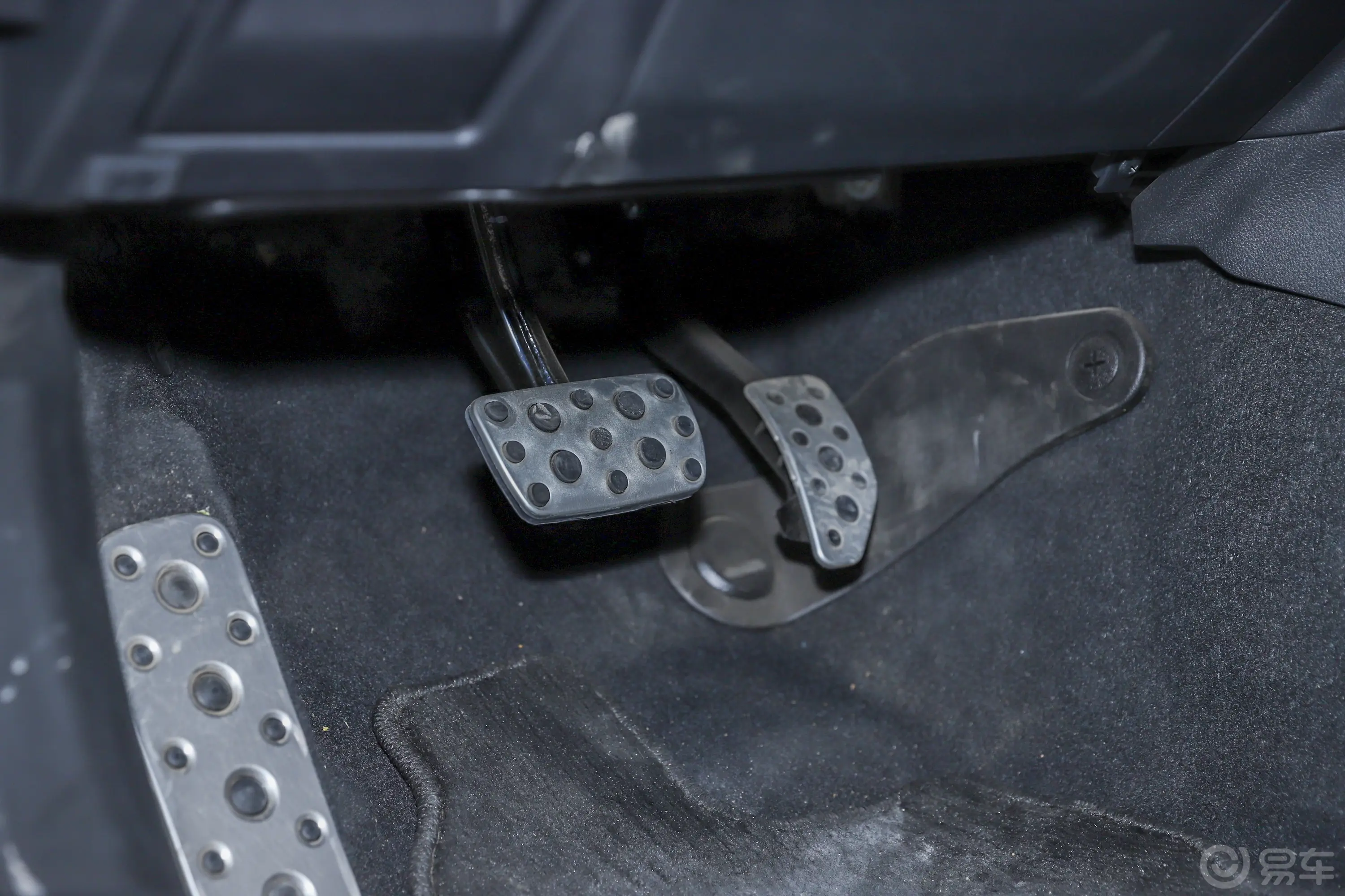 傲虎2.5i AWD旗舰版EyeSight脚踏板
