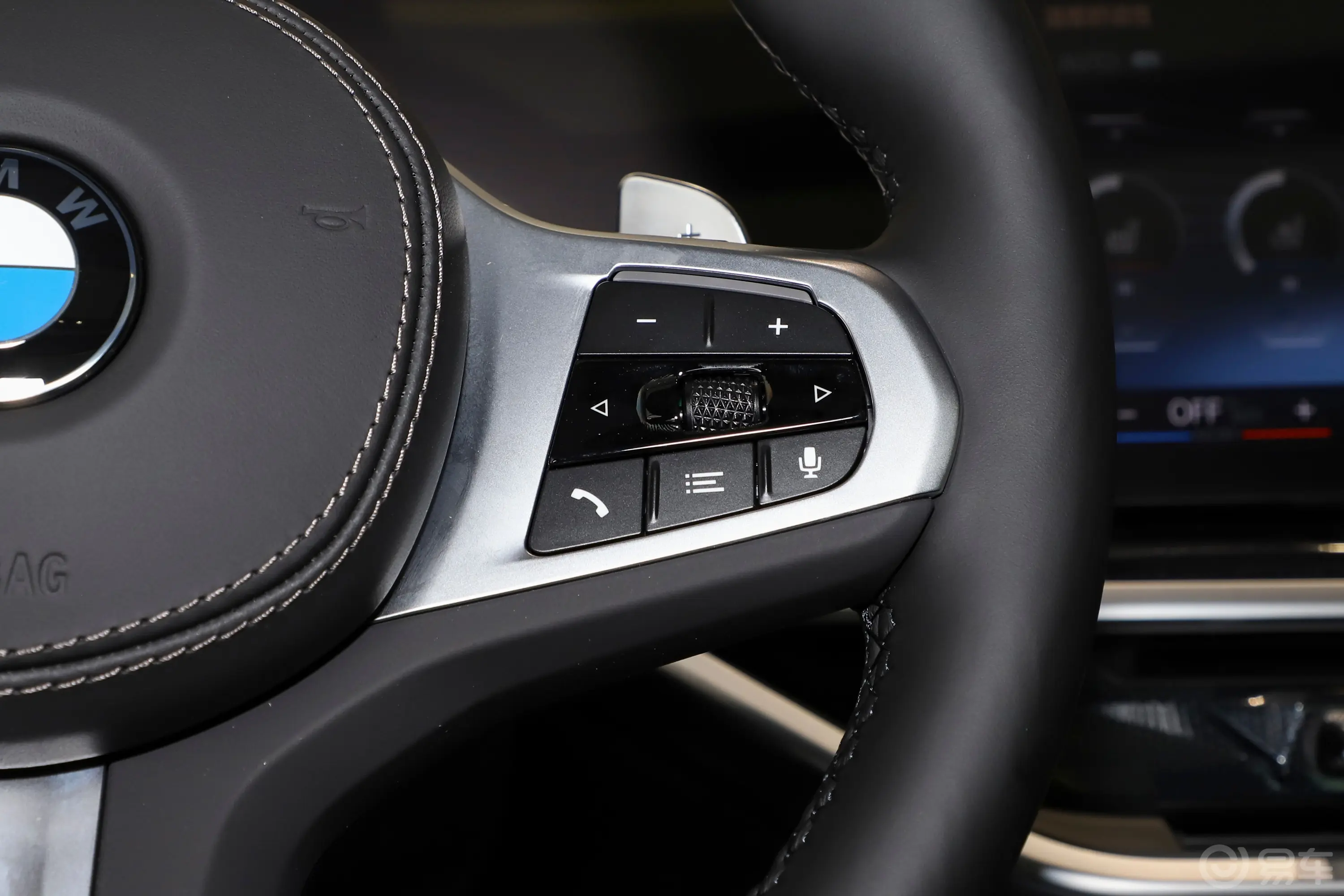 宝马X6改款 xDrive40i 尊享型 M运动套装右侧方向盘功能按键