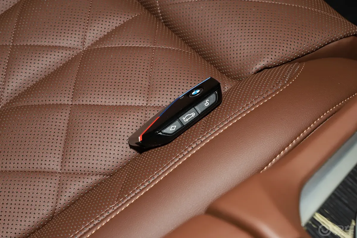 宝马X6改款 xDrive40i 尊享型 M运动套装钥匙正面