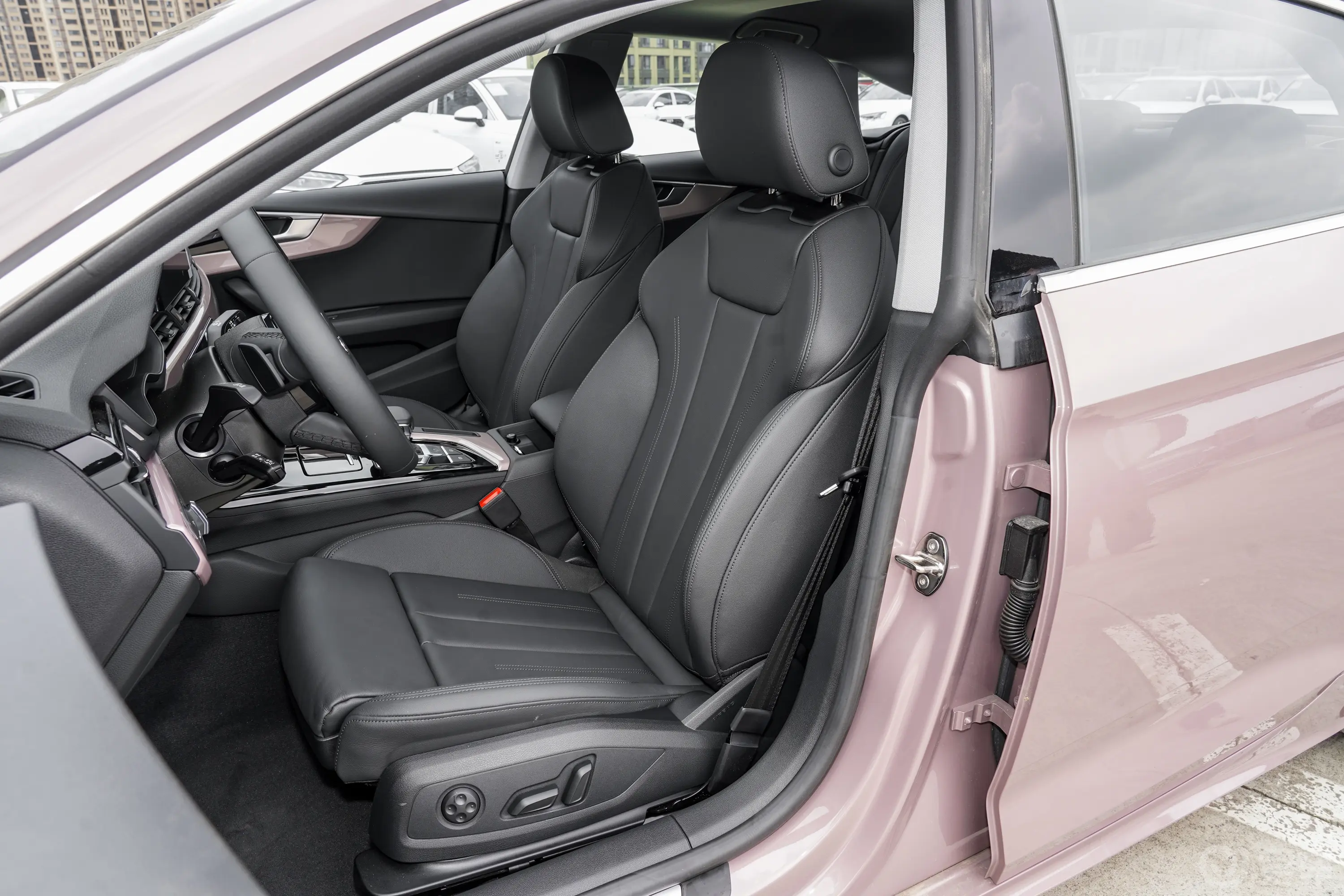 奥迪A5Sportback 40 TFSI 致臻幻彩限量版驾驶员座椅