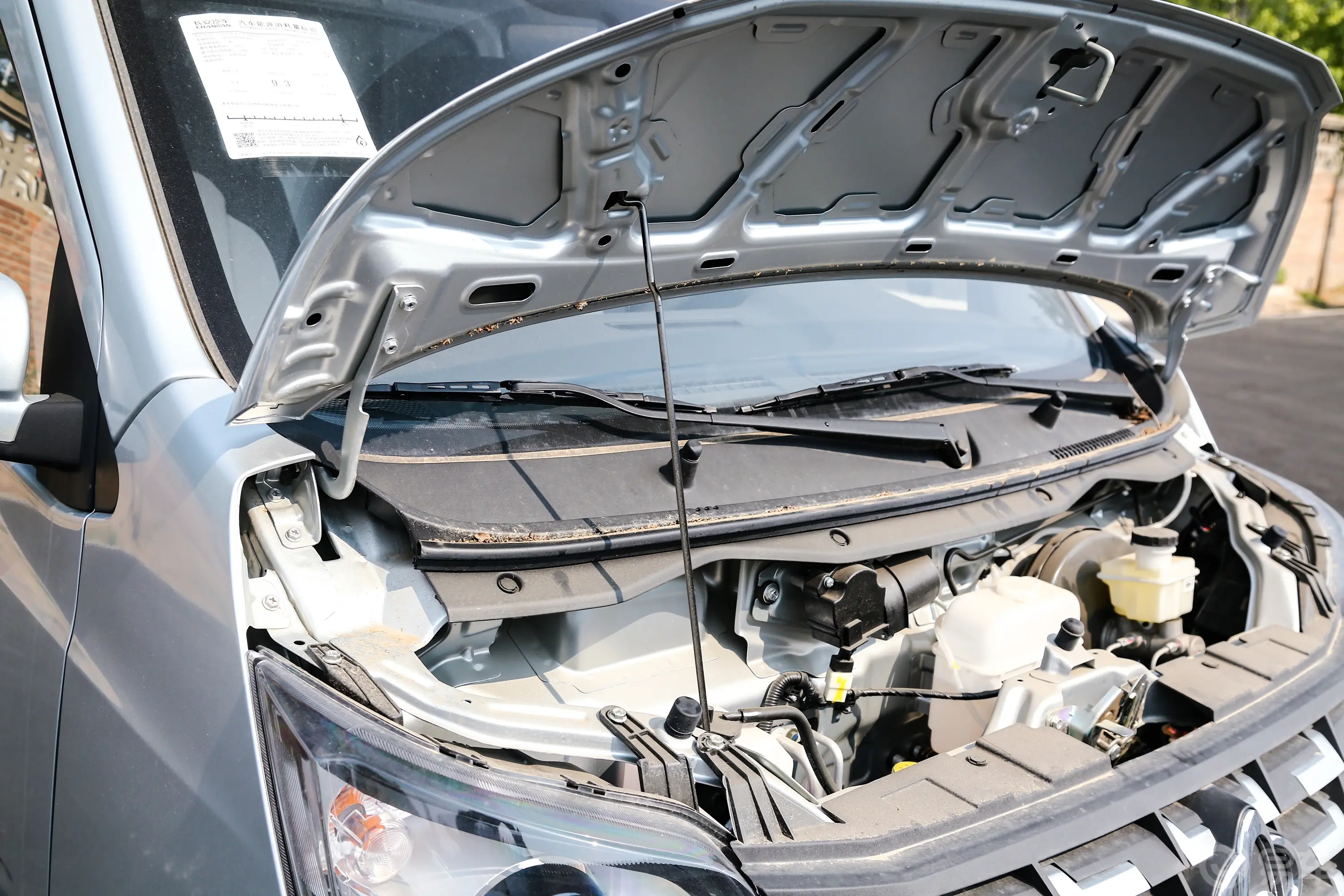 长安星卡1.5L 单排3.06米钢板厢货舒适型动力底盘