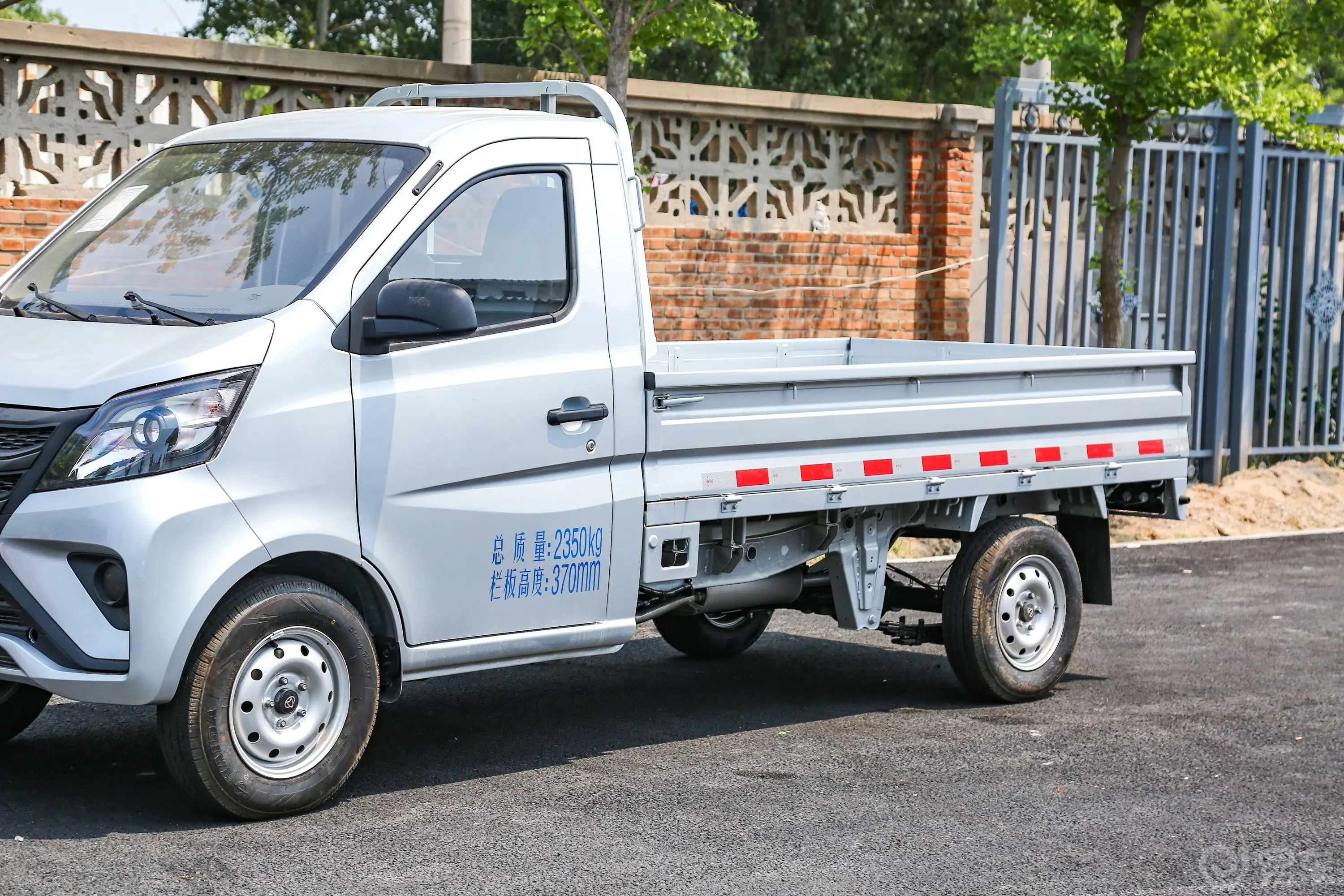 长安星卡1.5L 单排2.8米载货汽车舒适型无空调外观细节