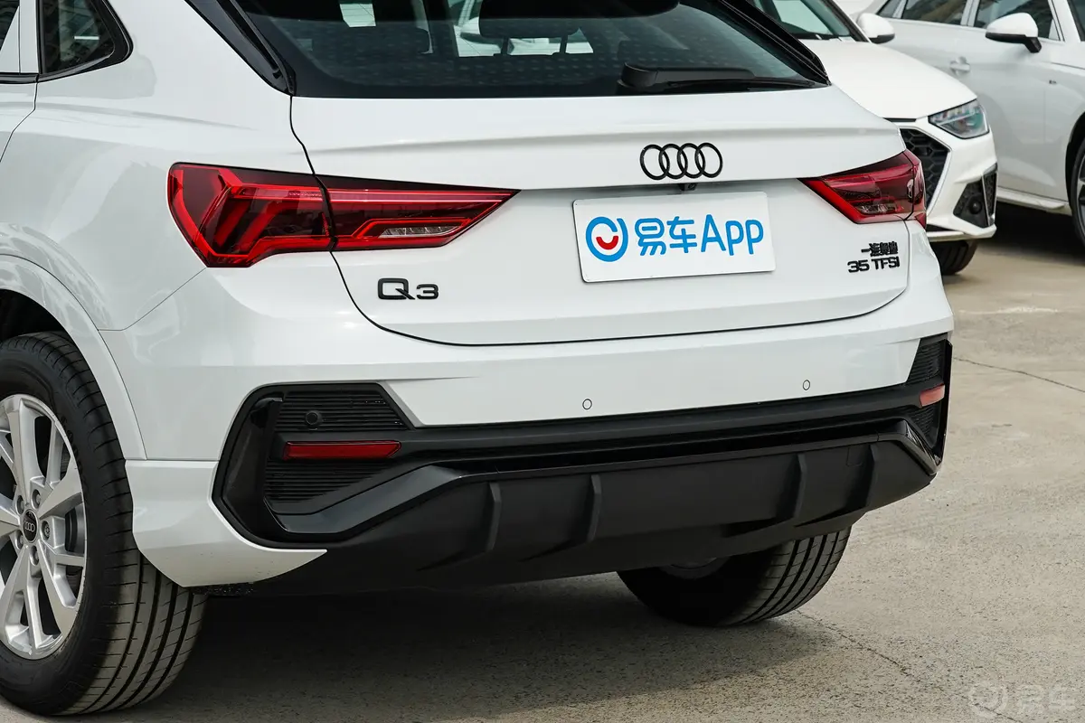 奥迪Q3 Sportback改款 35 TFSI 进取型车后雷达