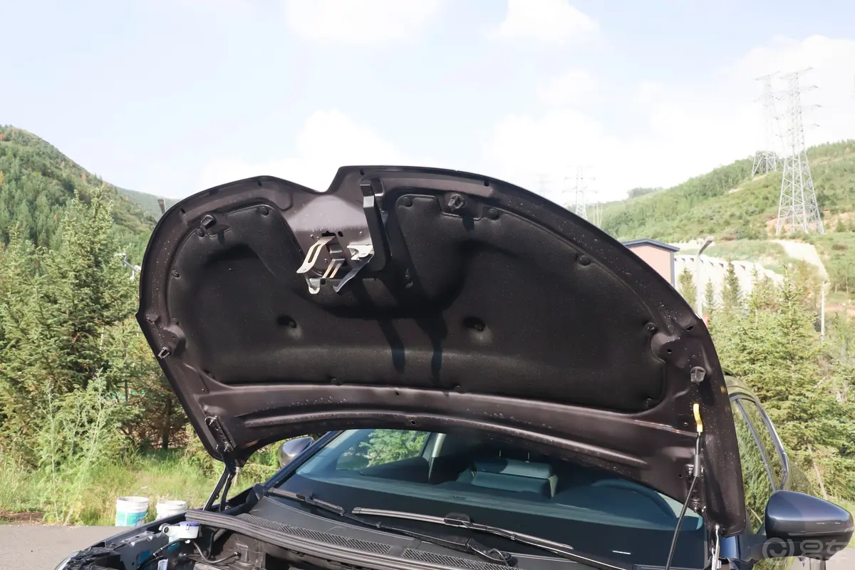 天逸 C5 AIRCROSS400THP 纵擎版前舱盖内侧