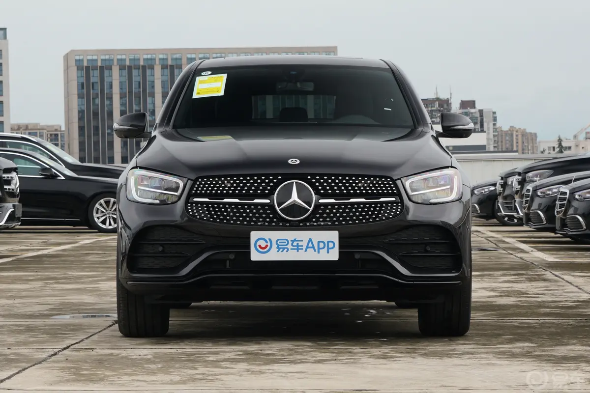 奔驰GLC轿跑改款 GLC 260 4MATIC 轿跑SUV正前水平