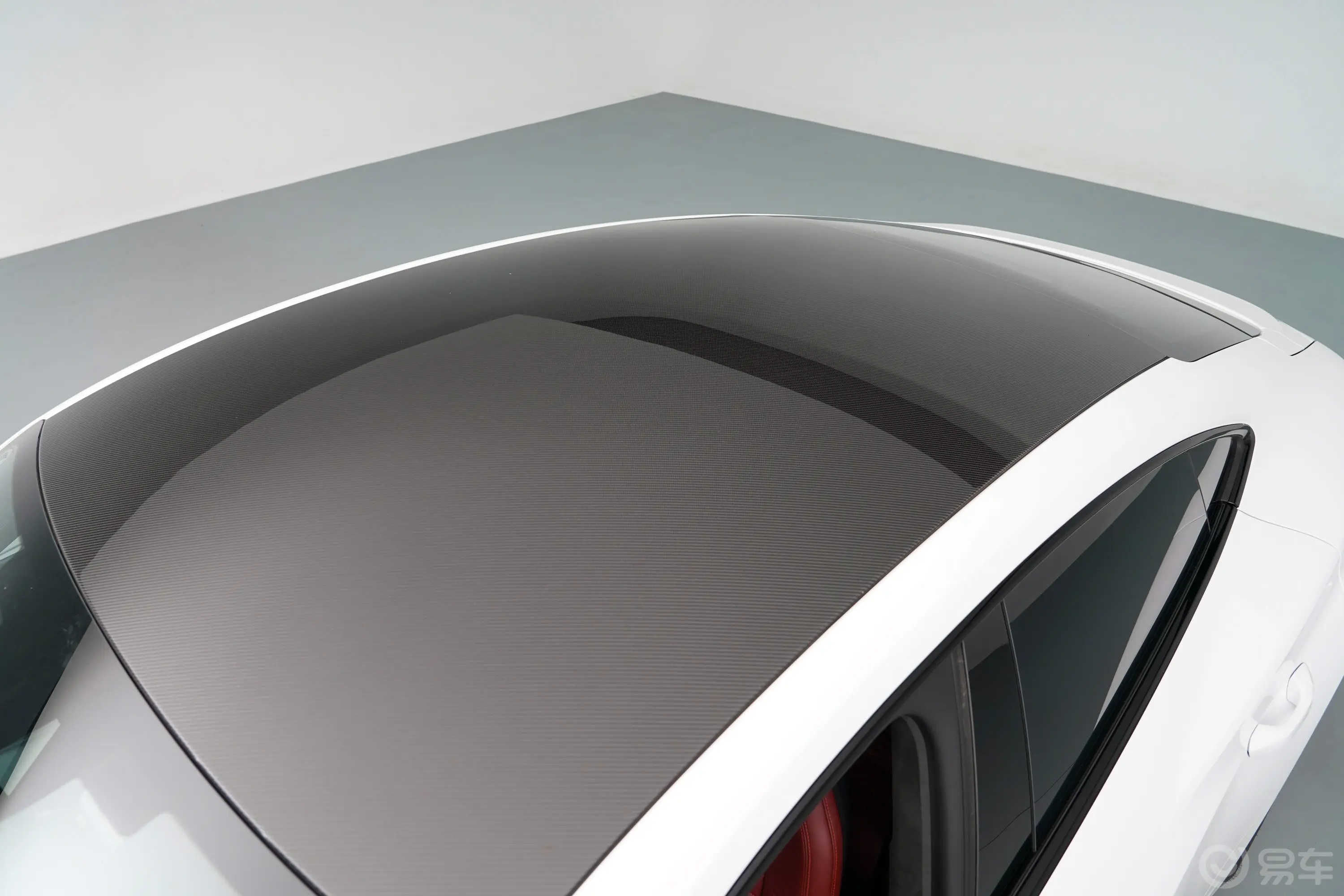 奥迪e-tron GT480km 标准型天窗