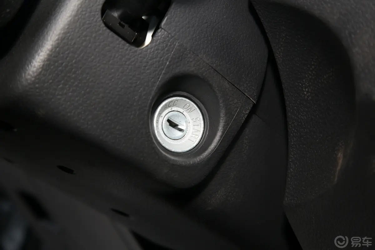 金杯金卡S21.6L 单排厢货舒适型钥匙孔或一键启动按键