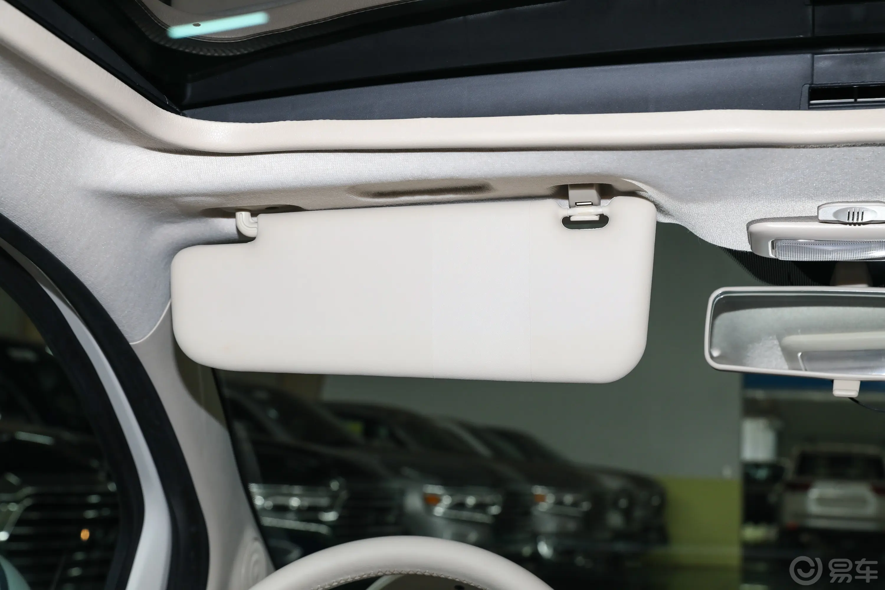 菲亚特5001.4L 自动顶配版驾驶位遮阳板