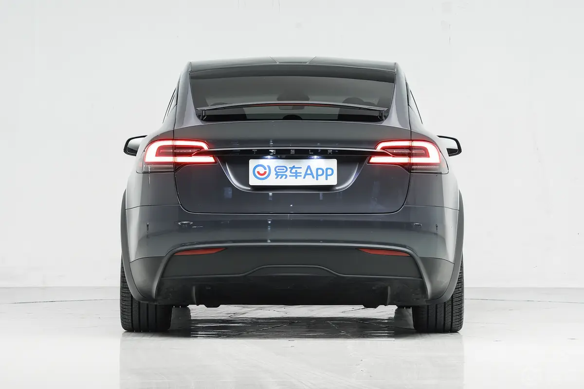 Model X700km  双电机全轮驱动正后水平