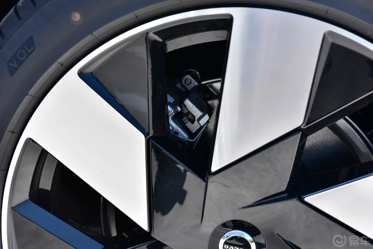 沃尔沃XC60新能源T8 长续航 智雅豪华版后刹车卡钳