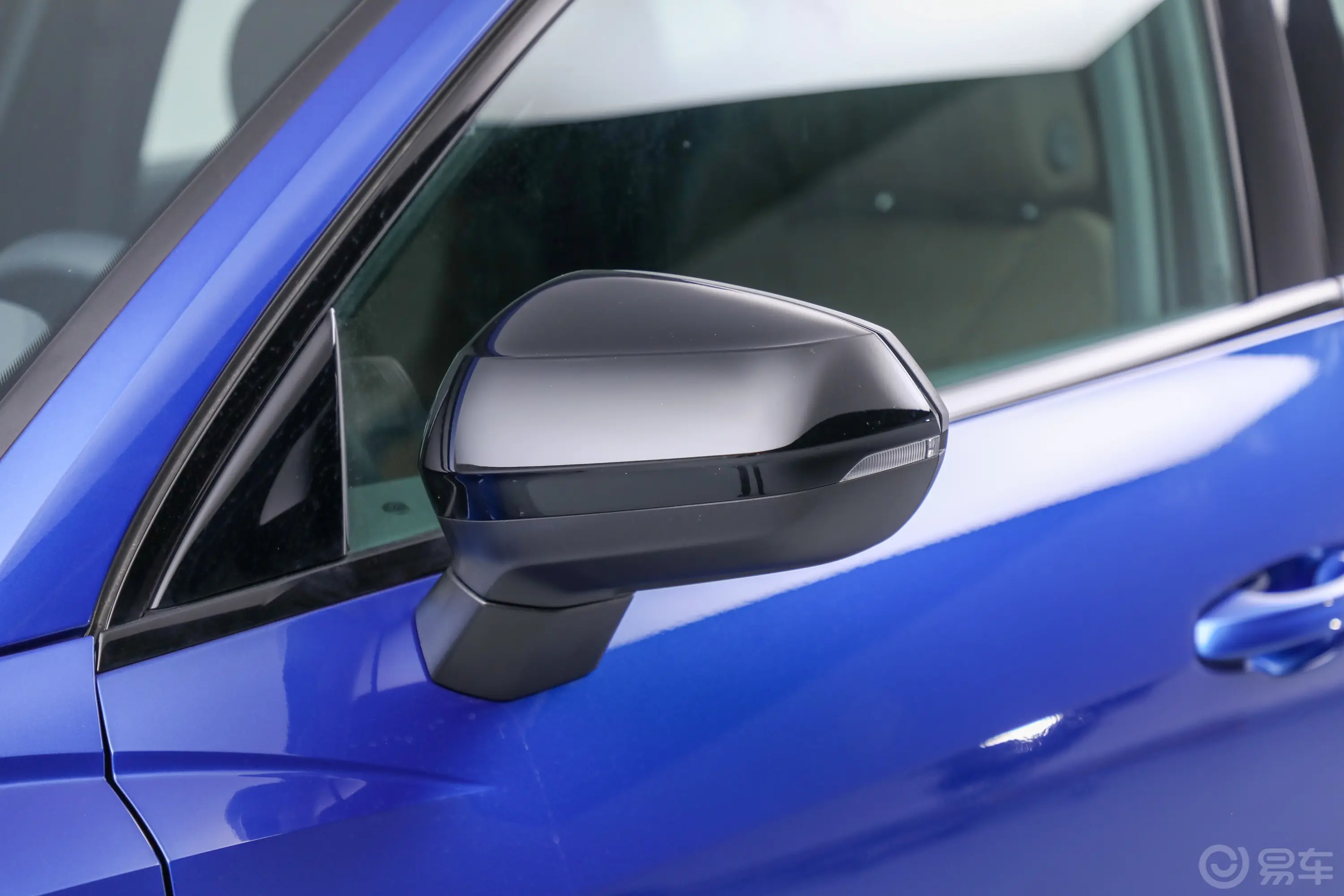 奥迪Q3 Sportback40 TFSI 时尚型主驾驶后视镜背面