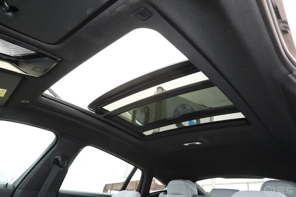 宝马X6改款 xDrive40i 尊享型 M运动套装中控