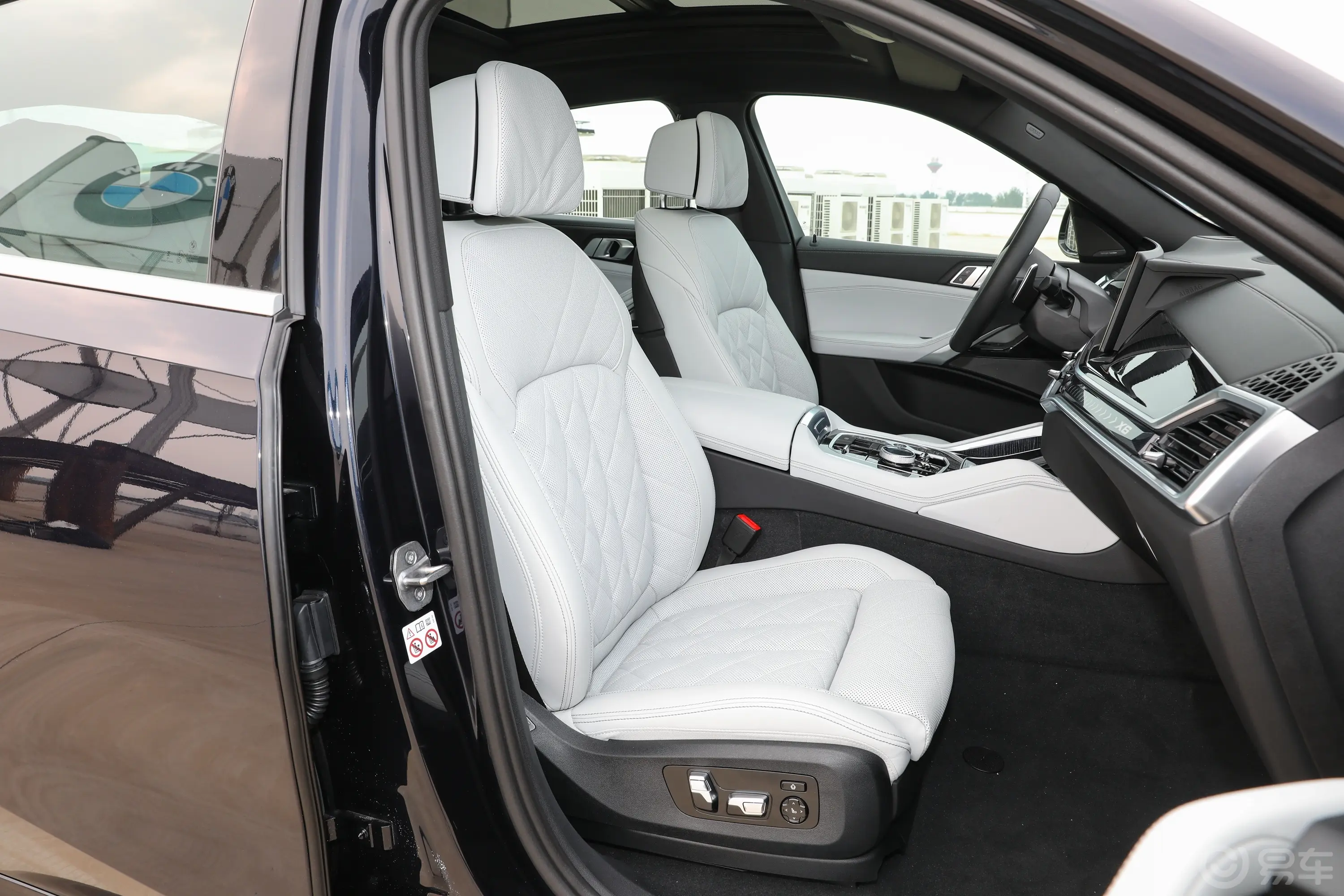 宝马X6改款 xDrive40i 尊享型 M运动套装副驾驶座椅