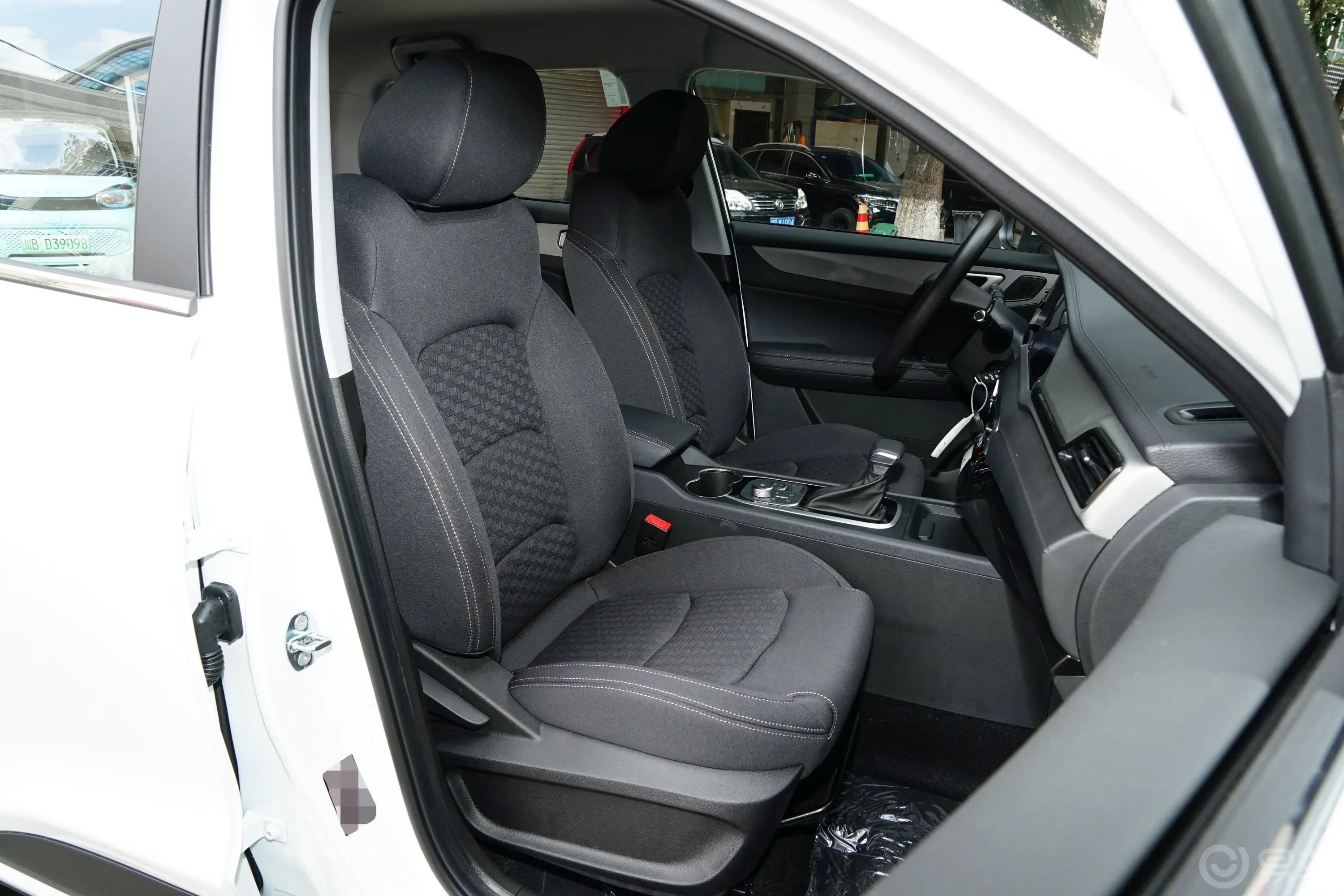 炫界1.5L CVT舒适版副驾驶座椅