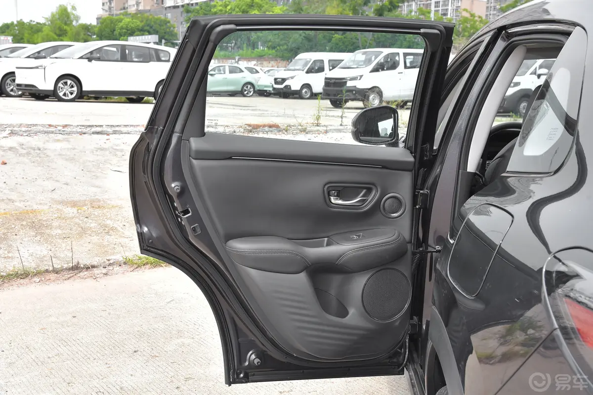 ZR-V 致在1.5T 智享版驾驶员侧后车门