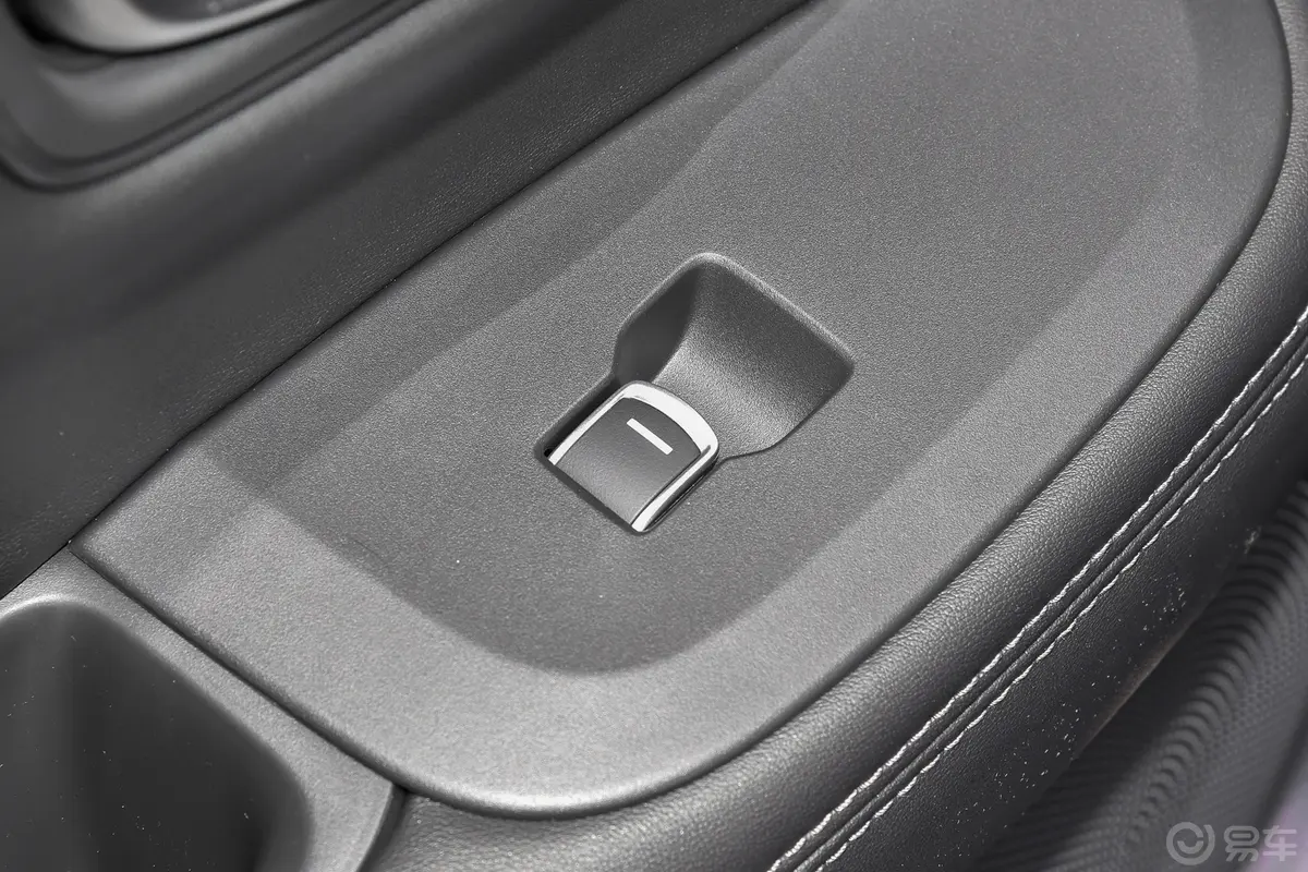 ZR-V 致在1.5T 智享版后车窗调节