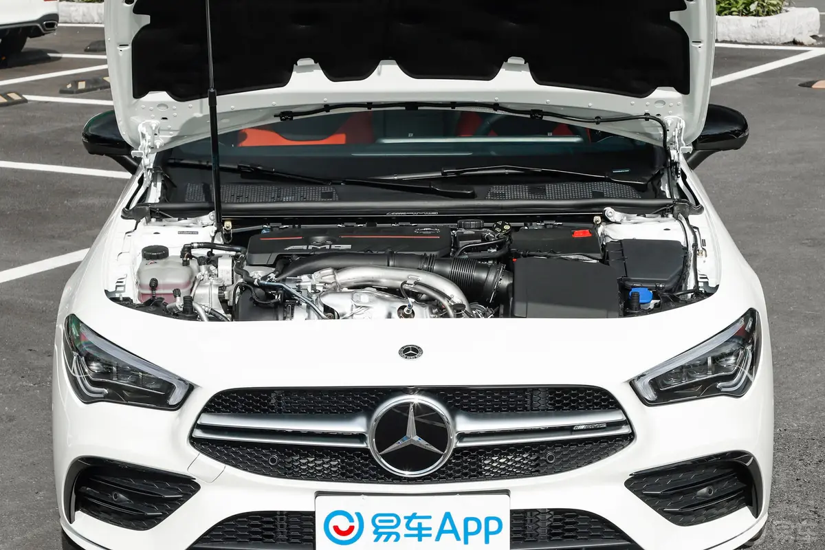 奔驰CLA级 AMG改款 AMG CLA 35 4MATIC发动机舱整体