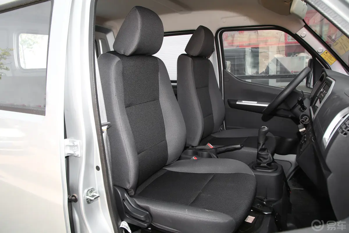 神骐T301.6L 双排3.01米标准车舒适型 CNG副驾驶座椅