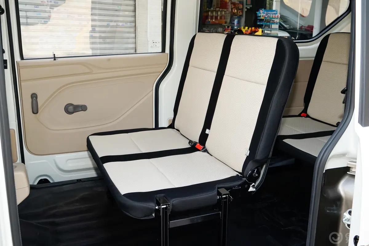 跨越星V51.6L 手动基本型 6座 CNG后排座椅