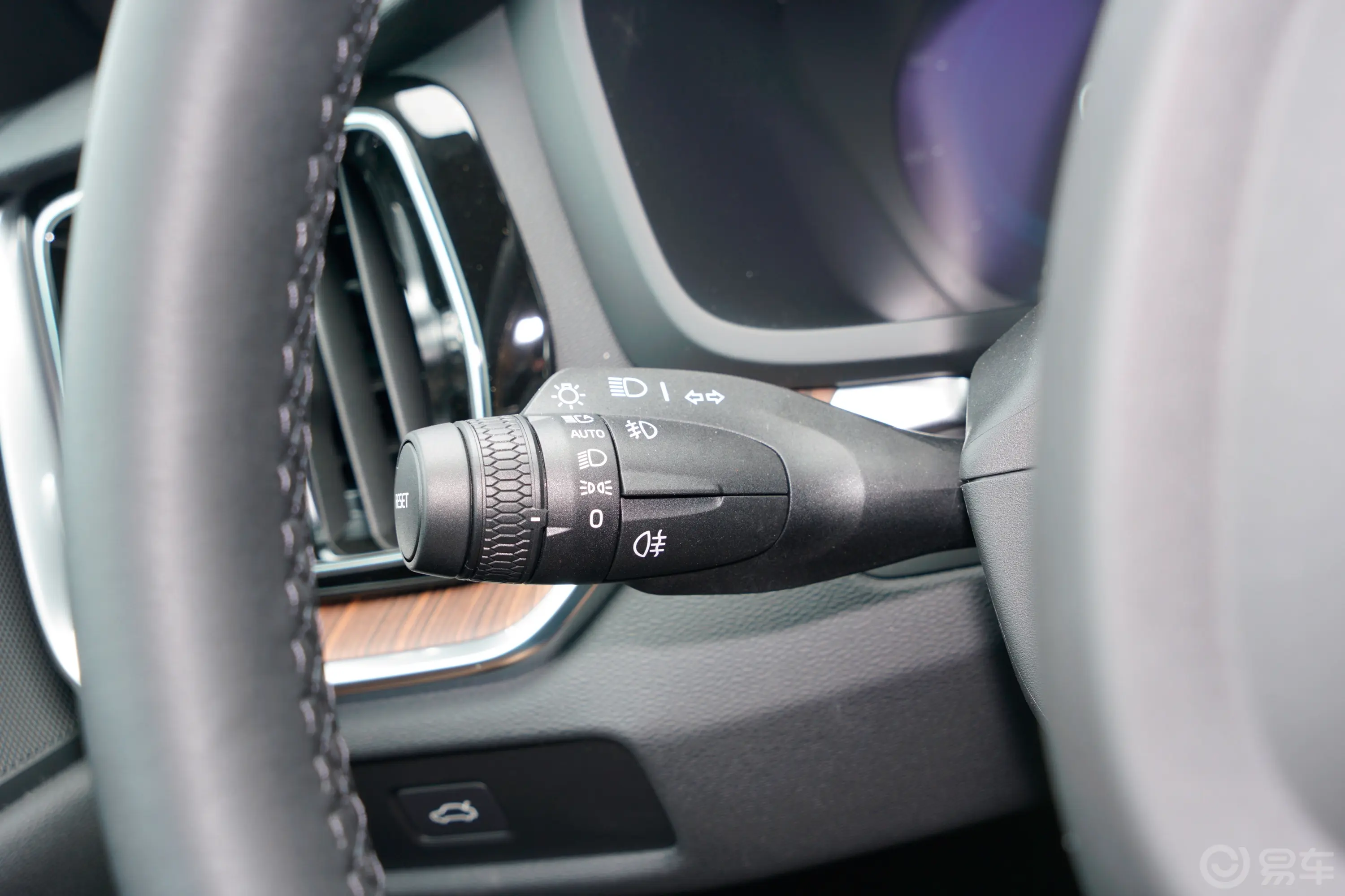 沃尔沃V60B5 自动智远豪华版灯光控制区
