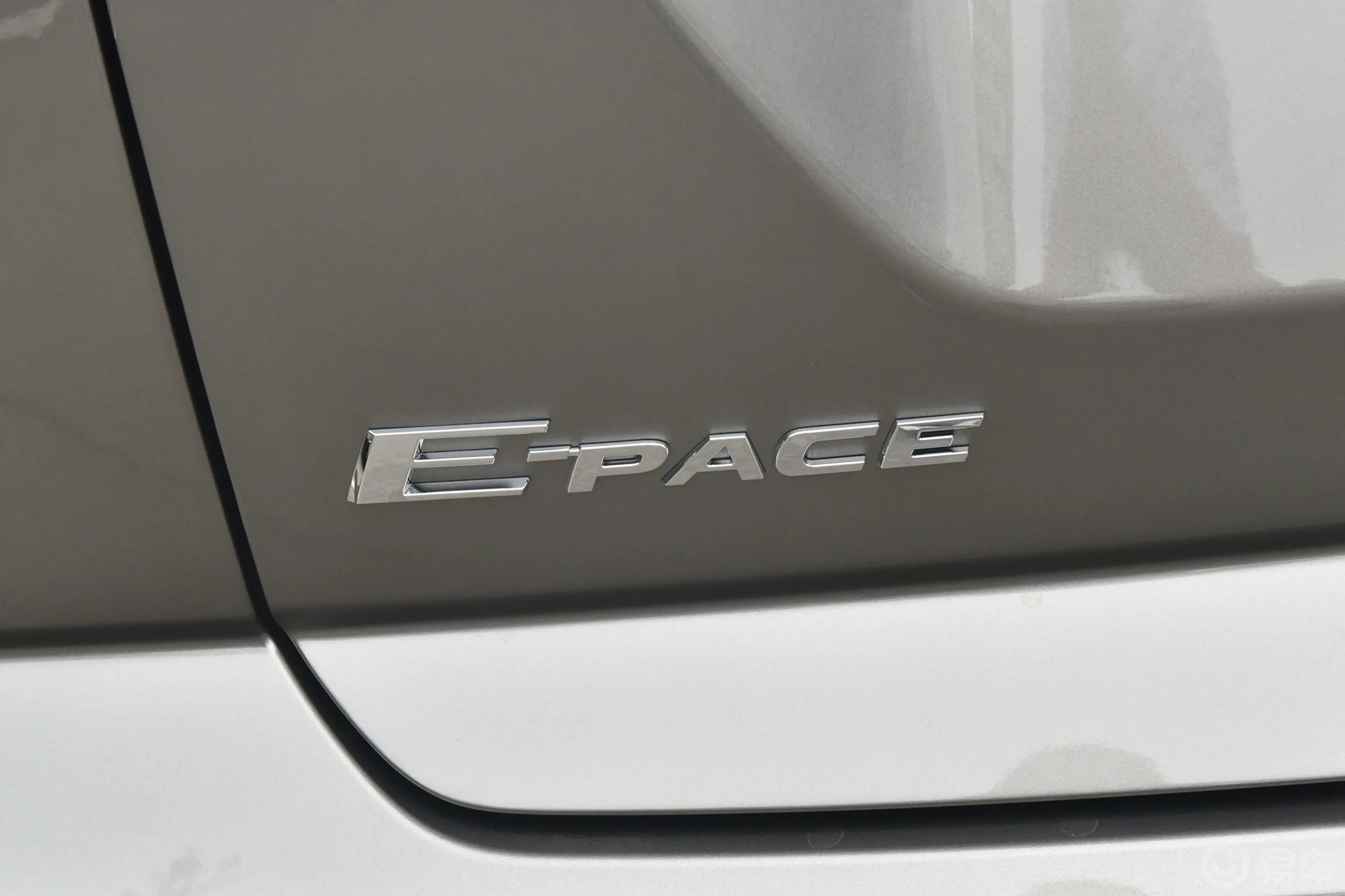 捷豹E-PACE1.5T 两驱青春运动版外观细节