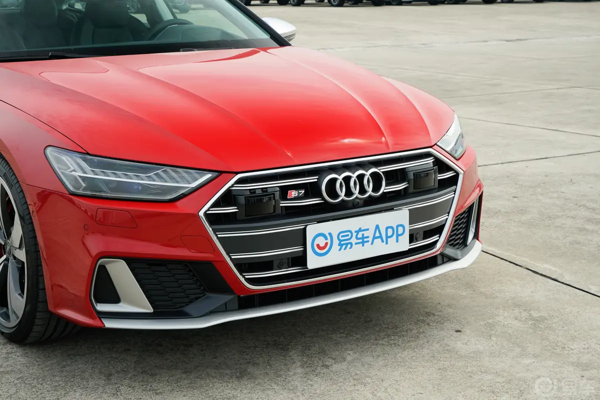 奥迪S72.9T Sportback前格栅侧俯拍