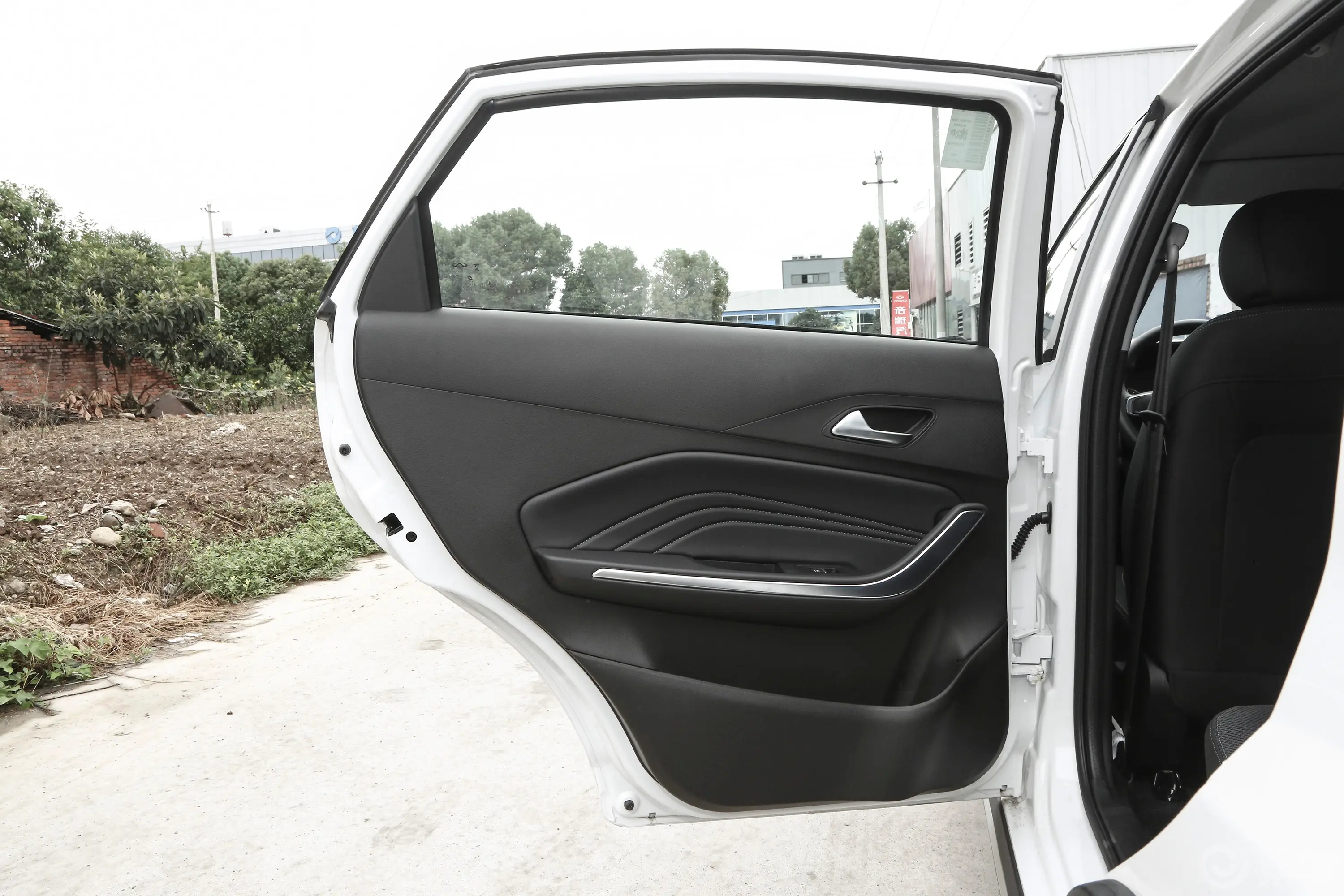 瑞虎3x改款 1.5L 手动电商版驾驶员侧后车门