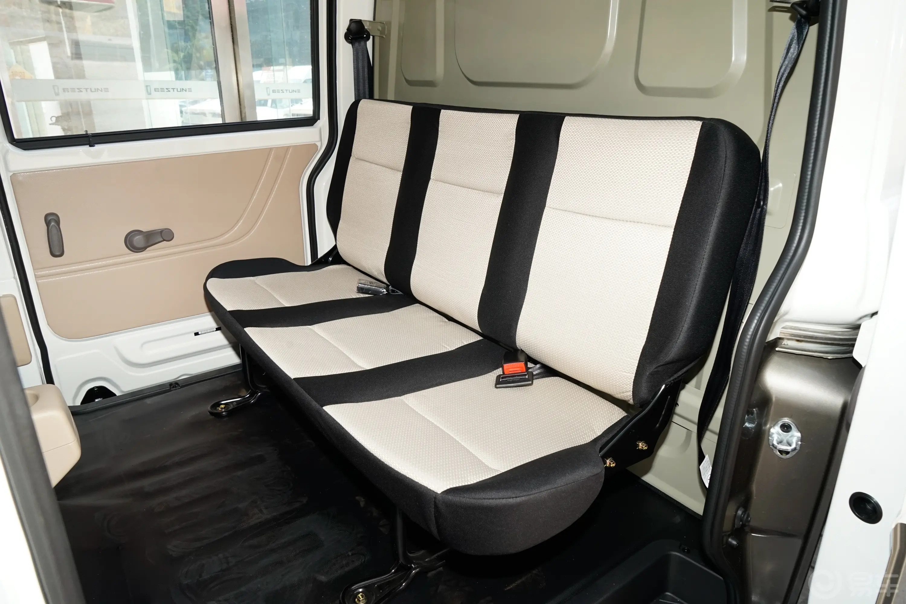 跨越星V71.6L 豪华型 5座 CNG后排座椅