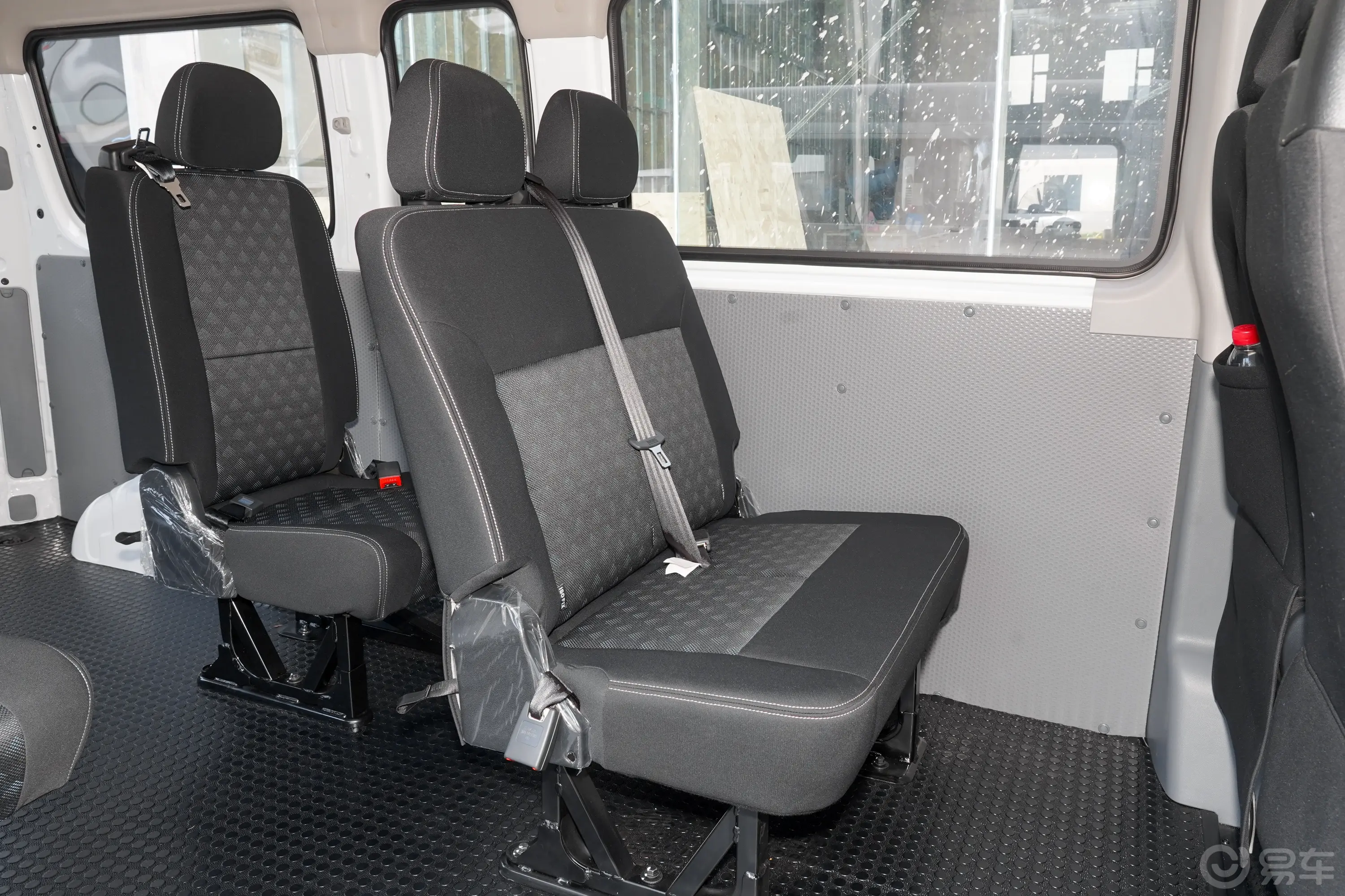 新途V80商旅PRO 2.0T 手动短轴中顶非营运 10/11/12座后排座椅