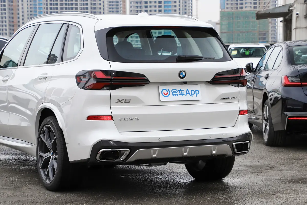 宝马X5xDrive30Li M运动套装车后雷达