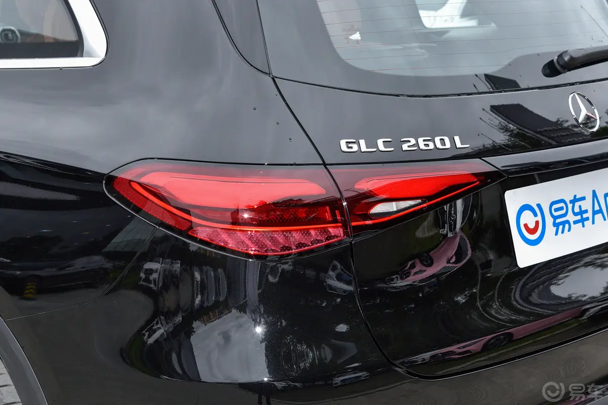 奔驰GLC改款 GLC 260 L 4MATIC 动感型 5座尾灯侧45度俯拍