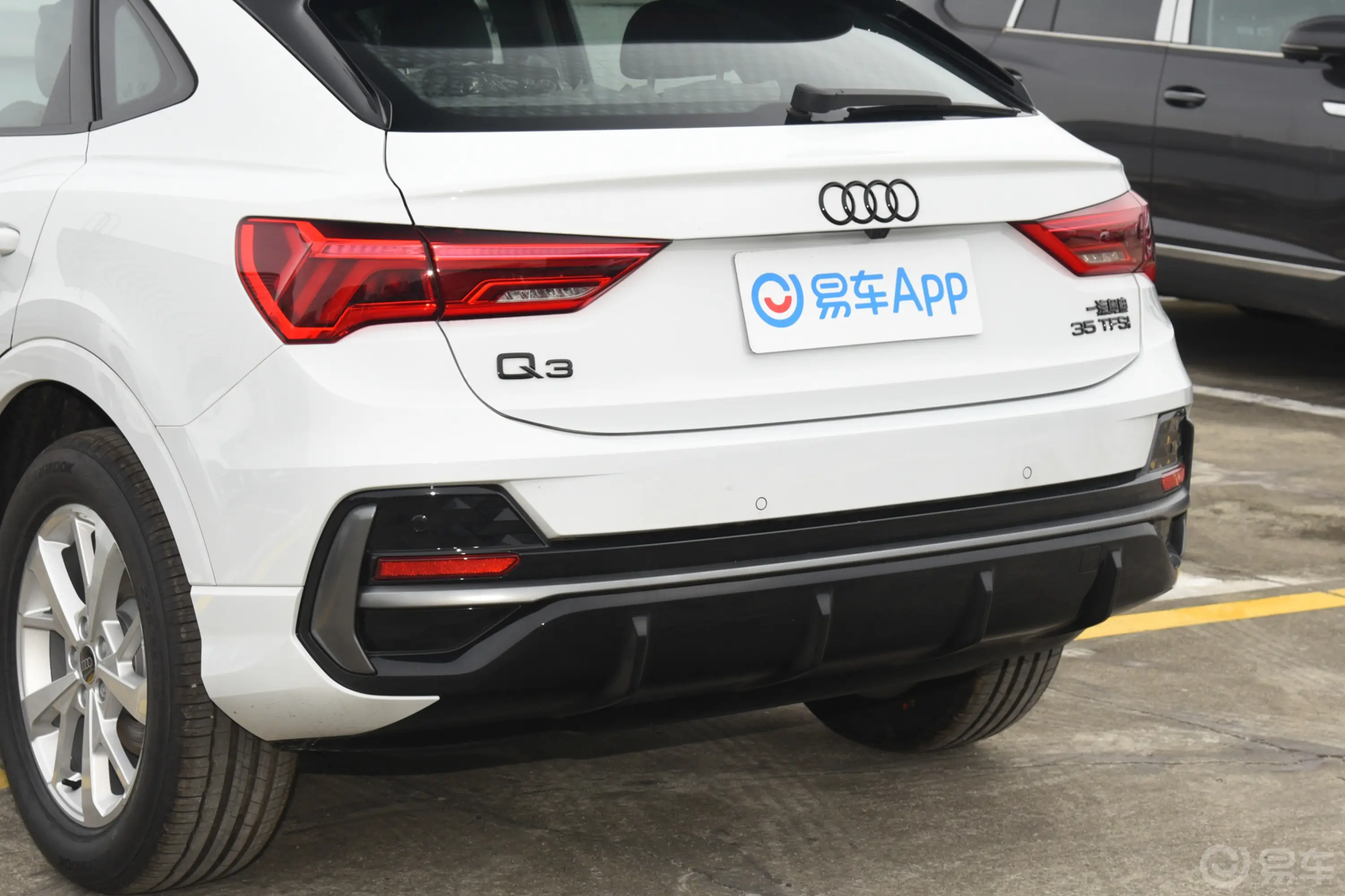 奥迪Q3 Sportback35 TFSI 进取型车后雷达