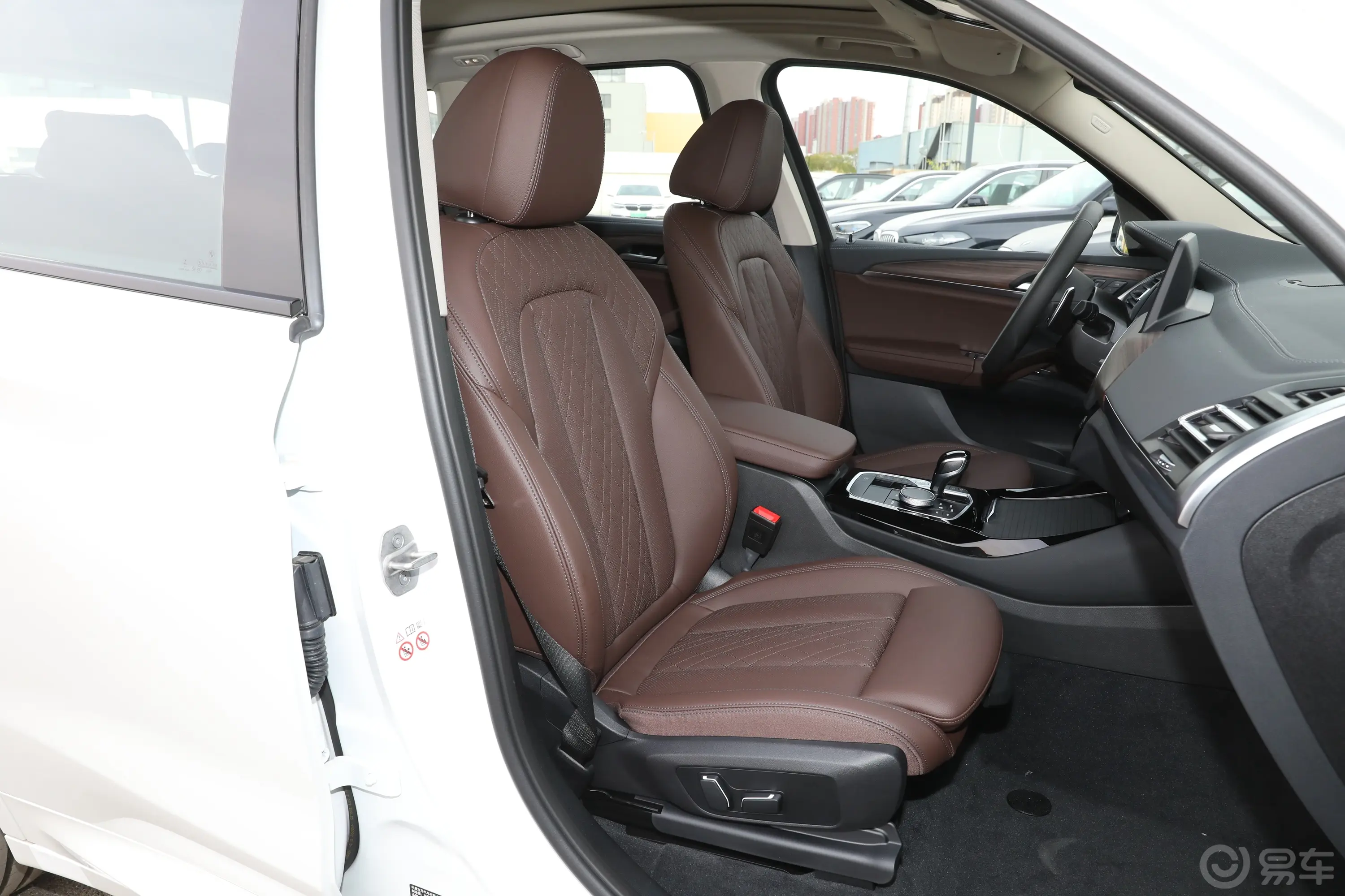 宝马X3改款 xDrive30i 领先型 M曜夜套装副驾驶座椅