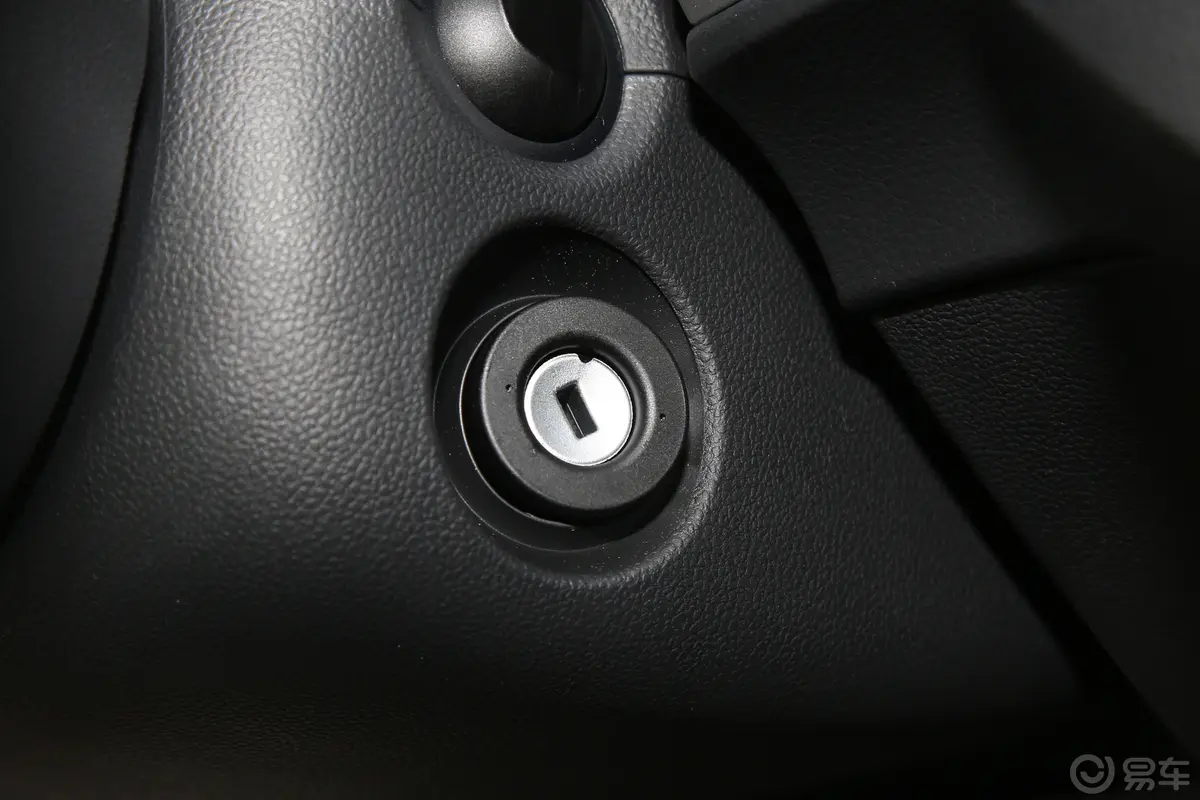 PoloPlus 1.5L 自动纵情乐活版钥匙孔或一键启动按键