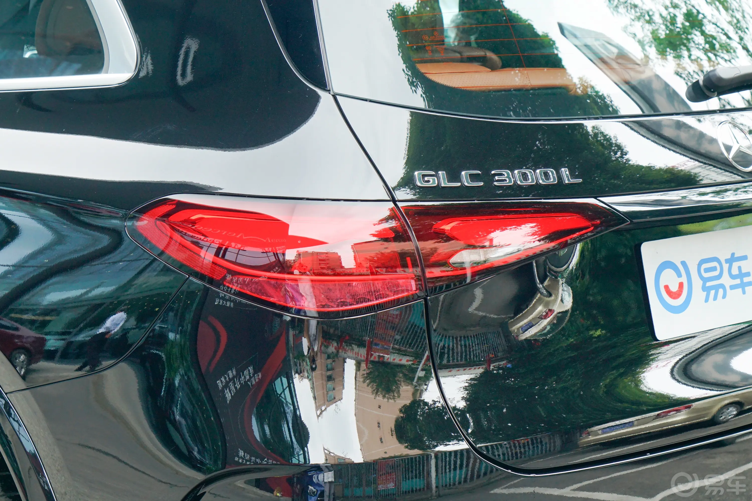 奔驰GLC改款 GLC 300 L 4MATIC 动感型 7座尾灯侧45度俯拍